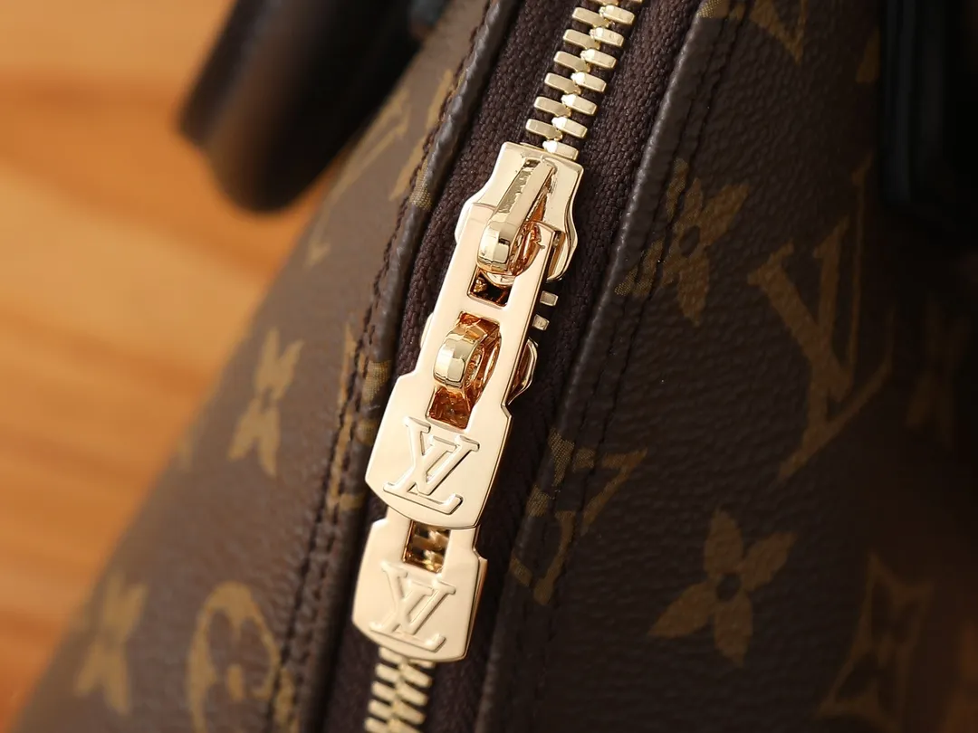 All Categories Official Website "Brand Women's Bags" Women's Bags 💙 LV LV 2026 New Crossbody Shoulder Bag