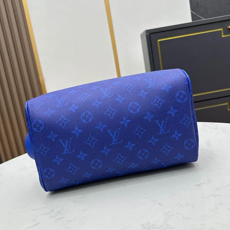 All categories Official website "Brand Women's Bags" Women's Bags 💙 LV 2024 official website new LV toiletry bag