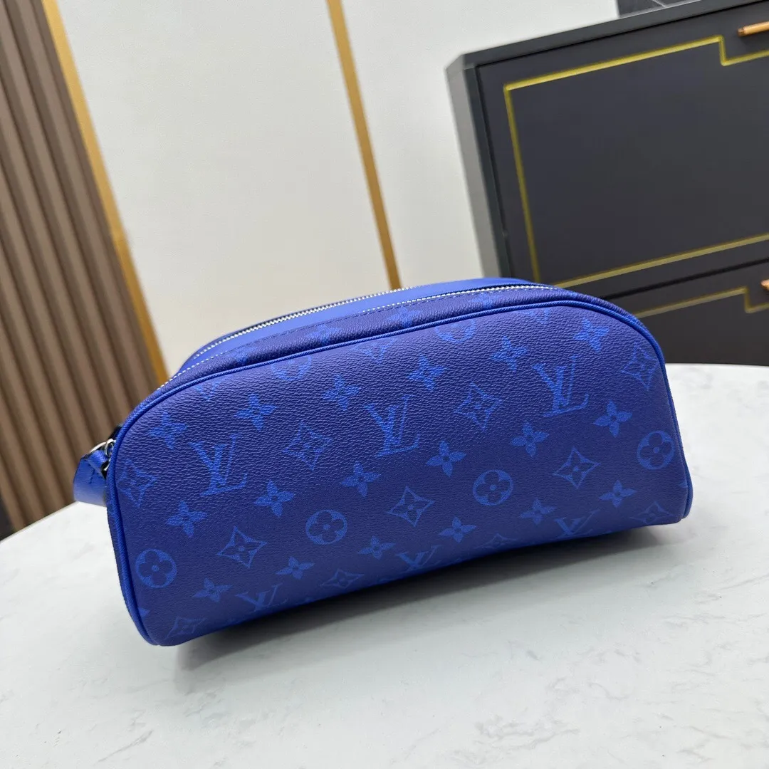 All categories Official website "Brand Women's Bags" Women's Bags 💙 LV 2024 official website new LV toiletry bag