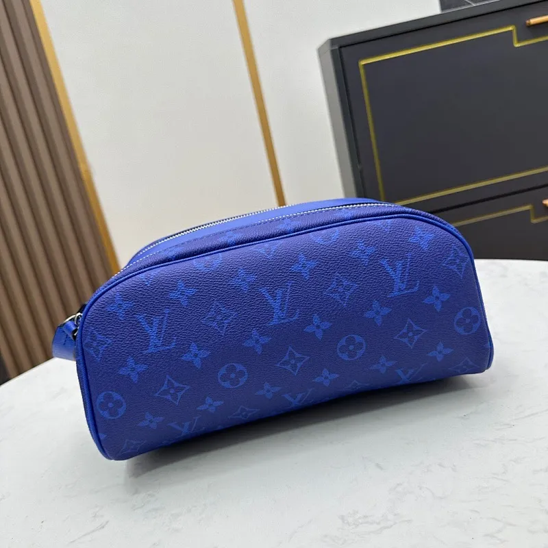All categories Official website "Brand Women's Bags" Women's Bags 💙 LV 2024 official website new LV toiletry bag