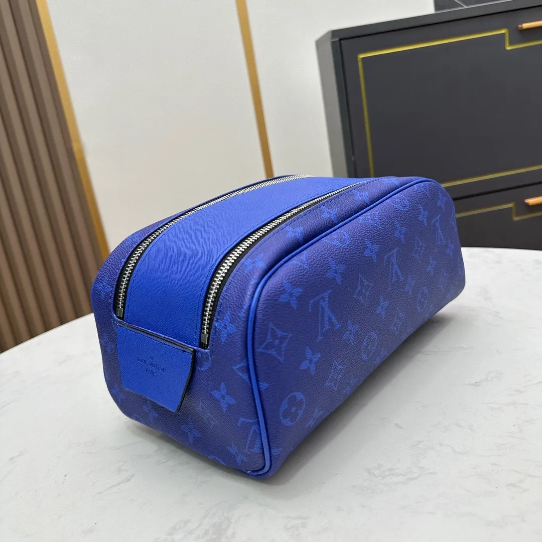 All categories Official website "Brand Women's Bags" Women's Bags 💙 LV 2024 official website new LV toiletry bag
