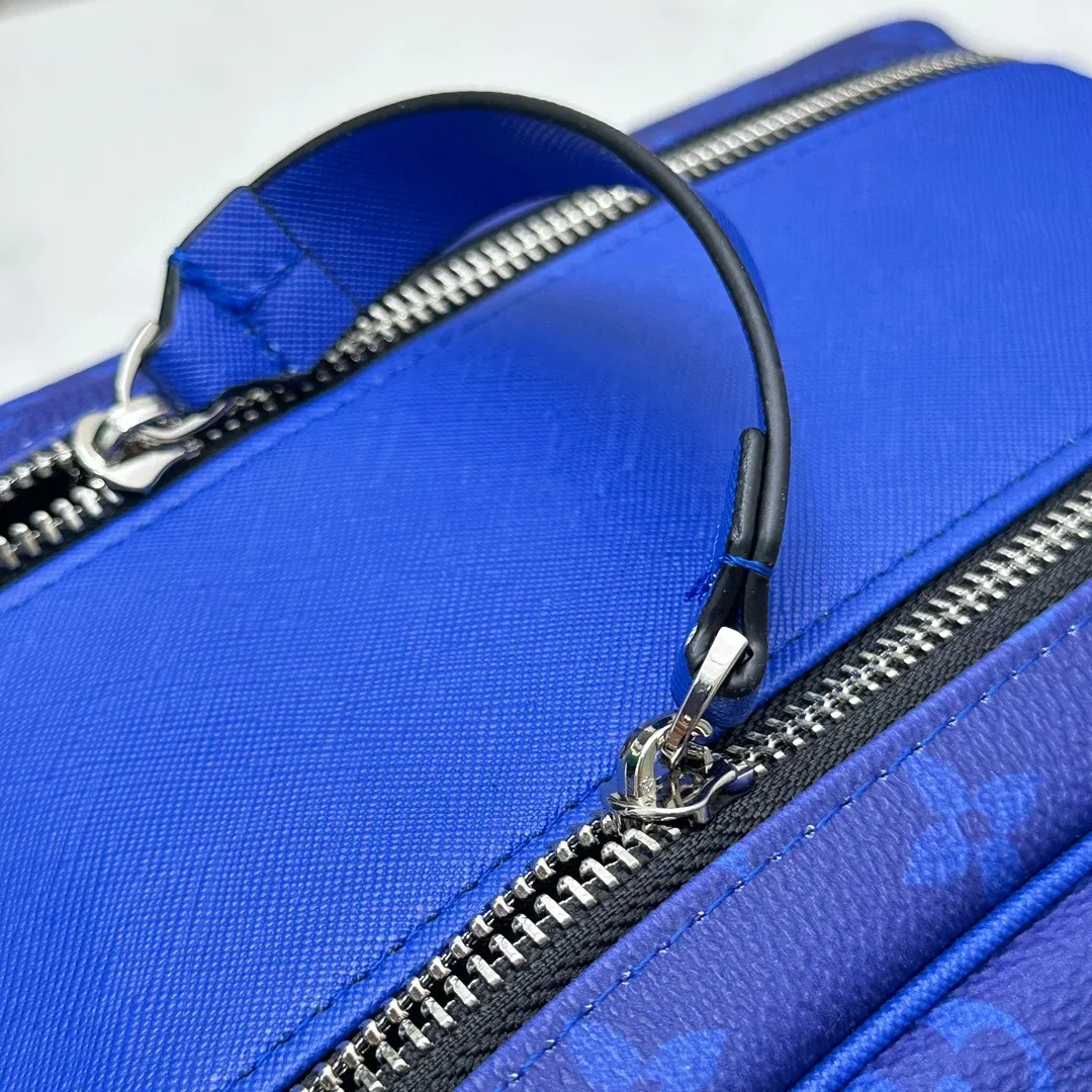 All categories Official website "Brand Women's Bags" Women's Bags 💙 LV 2024 official website new LV toiletry bag