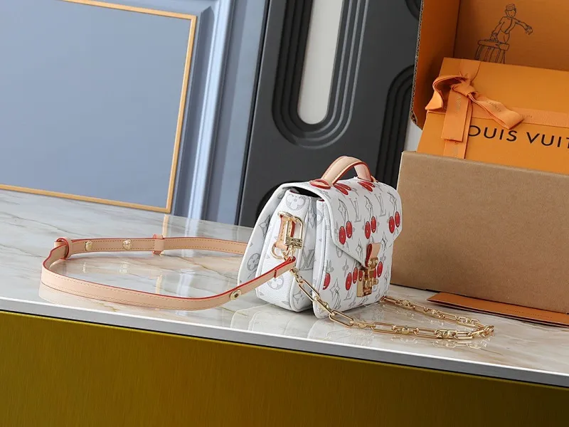 All Categories Official Website "Brand Women's Bags" Women's Bags 💙 LV 2025 New LV Crossbody Bag