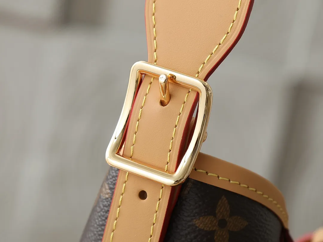 All Categories Official Website "Brand Women's Bags" Women's Bags 💙 LV LV 2026 New Crossbody Shoulder Bag