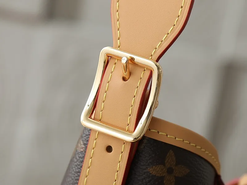 All Categories Official Website "Brand Women's Bags" Women's Bags 💙 LV LV 2026 New Crossbody Shoulder Bag