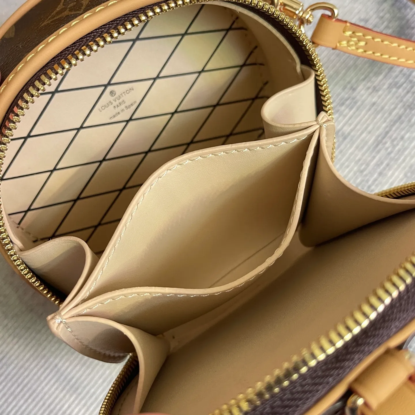 All Categories Official Website "Brand Women's Bags" Women's Bags 💙 LV 2026 New LV Crossbody Bag