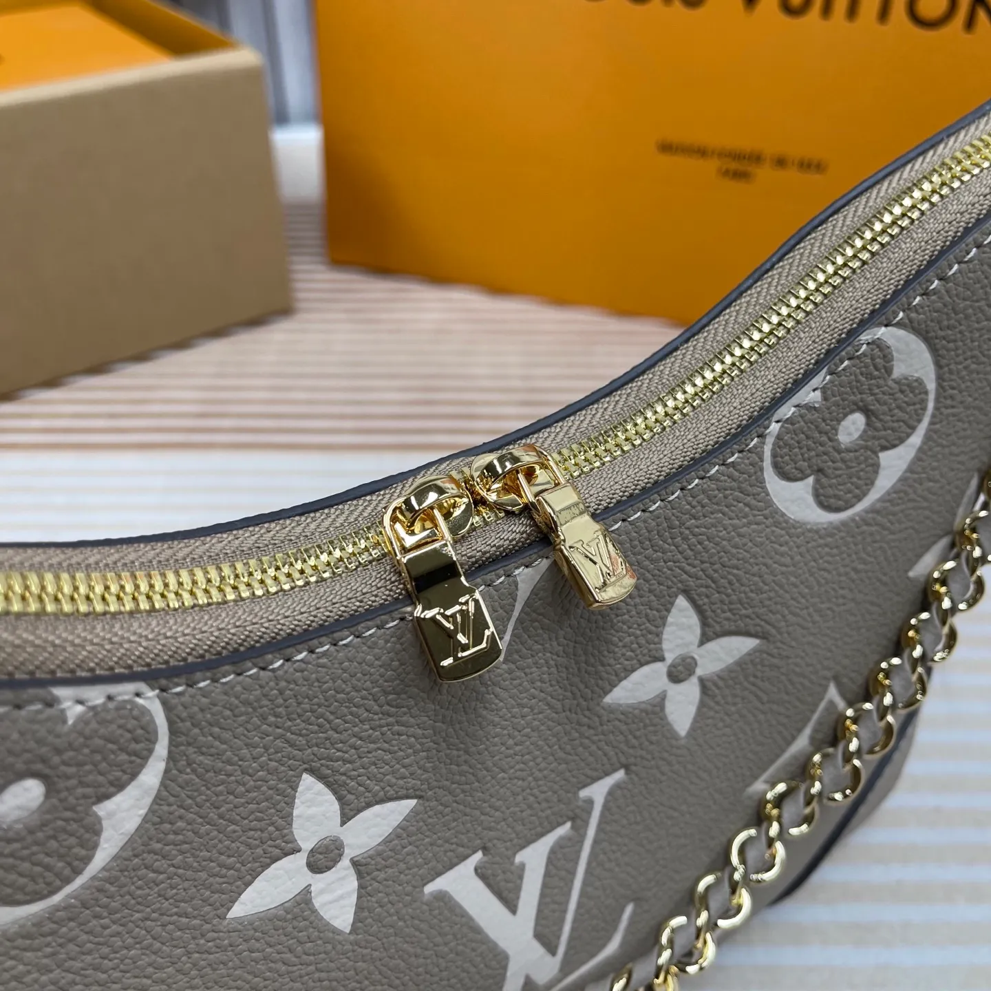 [Upgraded version] P760¥🎭High quality·Semi-steel hardware·Original single-grade·Model M13224 embossed first-layer cowhide BOULOGNE handbag This Boulogne handbag uses Monogram Empreinte leather to reinterpret the classic design and show off its individual style in a variety of carrying methods. An interior slip pocket can easily store your smartphone, and the braided chain is accented with dazzling hardware. Detailed features Dimensions: 29 x 16x9.5 cm (Length x Height
