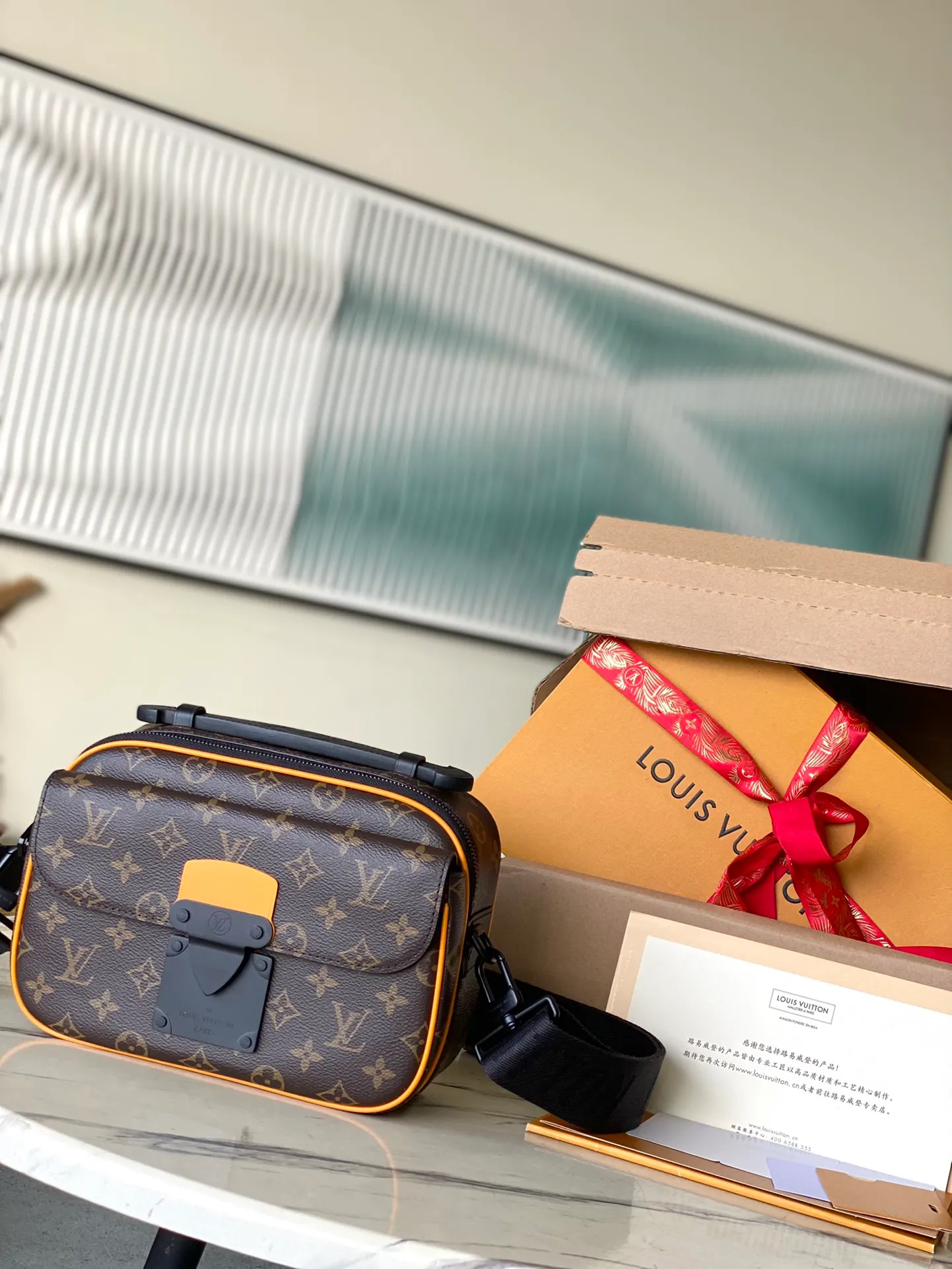 💰960 Top original order M46688 supports counter inspection. The photo taken of duty-free goods is consistent with the product and has not been unpacked. This product is an exclusive duty-free product in the market and is the highest-end product. Inspection is supported. This product has passed strict inspection and is flawless. Please wear gloves when touching the product. This product is not returnable or exchangeable. Please confirm the product first and then remove the label on the handle. This product is temporarily not open to the public, only regular customers, and is in short supply. Dimensions: 22 x 18 x 8 cm