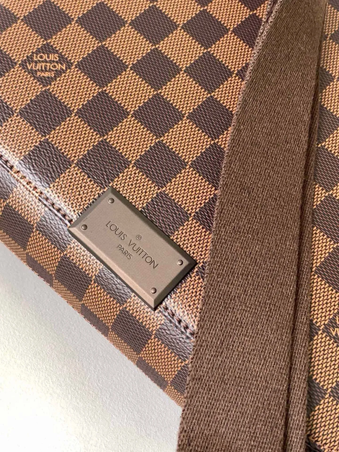 💰740 Top quality original M41213 black check brown check DISTRICT small district small handbag, small, exquisite, classic shape and Damier Graphite canvas material, men's PVC large bag black checkered hijab flip bag shoulder bag casual bag practical elegant handbag, ideal companion for daily life Size 27/23/8cm