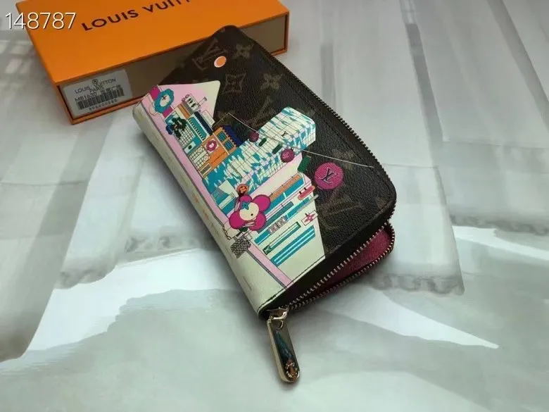 P150💰 M80857M60017 Japan limited wallet "Gibby Wallet", printed with Louis Vuitton's cute mascot "Vivian" illustration on single gram canvas. Brightly colored kites and cute mascots are combined, embellished with tiny single flowers. This is a collectible item that is perfect as a gift for those who love singles. Size: 19x 12.5x 3.0cm, 🎁🎁