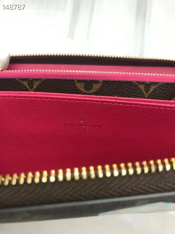 P150💰 M80857M60017 Japan limited wallet "Gibby Wallet", printed with Louis Vuitton's cute mascot "Vivian" illustration on single gram canvas. Brightly colored kites and cute mascots are combined, embellished with tiny single flowers. This is a collectible item that is perfect as a gift for those who love singles. Size: 19x 12.5x 3.0cm, 🎁🎁