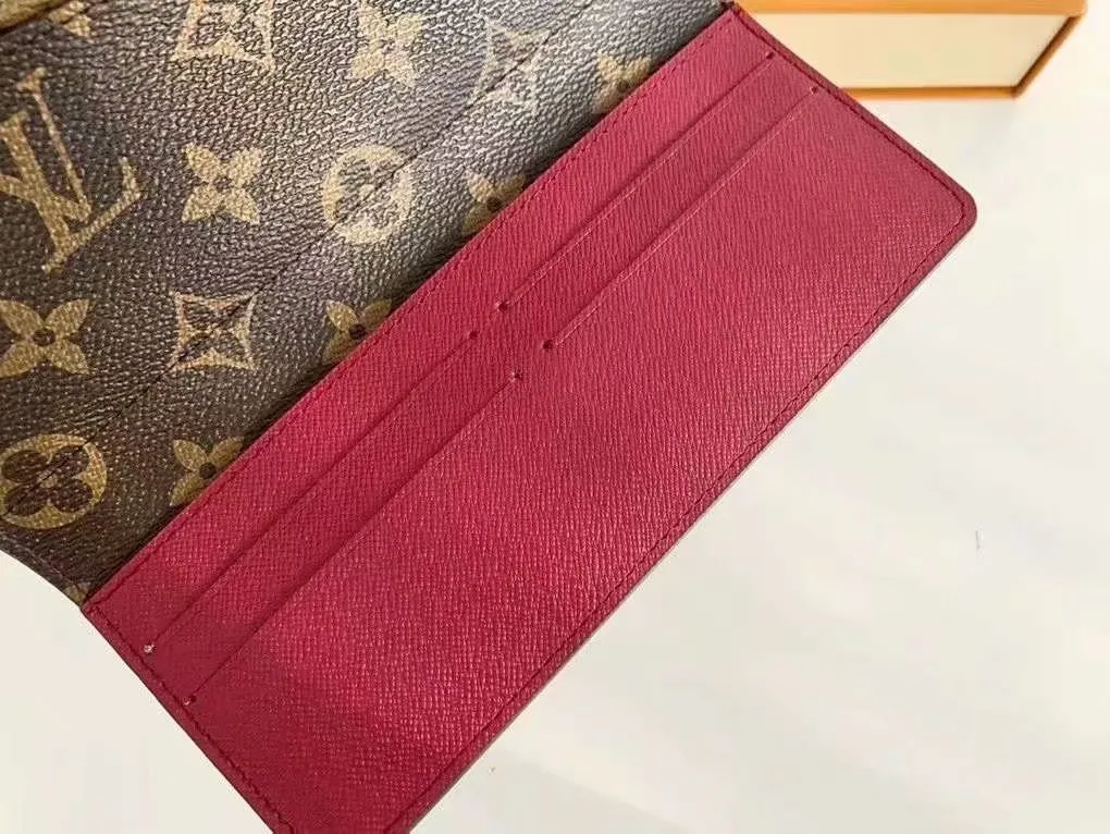 The P110Josephine Wallet is inspired by Louis Vuitton's first wallet. It is made of soft Monogram canvas and lined with brightly colored lining, giving the brand's classic design a unique and stylish beauty. The long, flat shape makes it easy to slip into any pocket or handbag. Model: M60708 Size: 19/10.