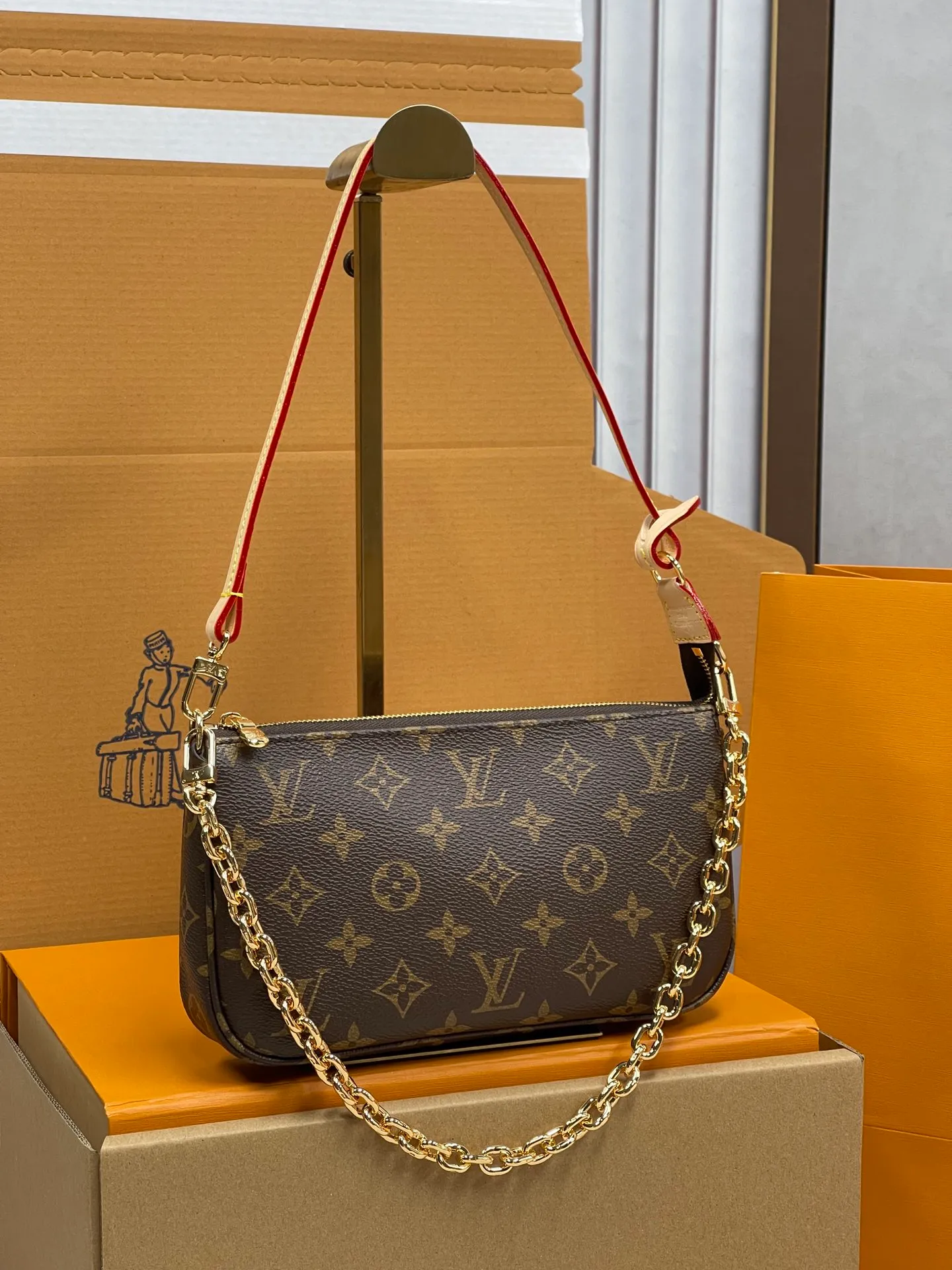 [Upgraded version] P500💰Upgraded version💕High quality* semi-steel hardware. New version of mahjong bag M82766 series with full set of packaging. Size 23.5 x 13.5 x 4 cm, one bag for multiple uses💃💄ps: A new chain is added, which makes it look less monotonous. The shoulder strap and chain can be connected together and can be worn cross-body, and they can be separated into armpit bags😜