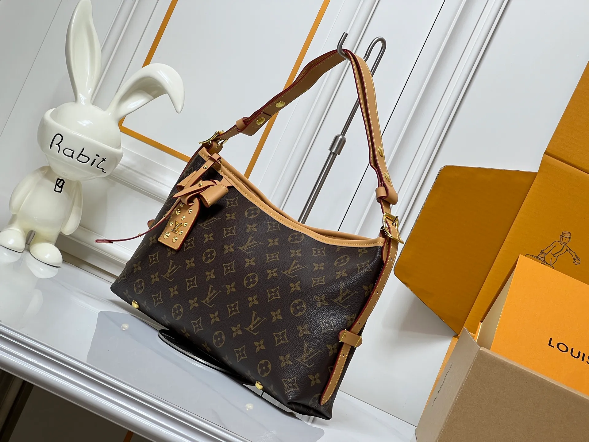 Batch 240💰Upgraded from the original M46203 M27578 CarryAll medium handbag, with Monogram canvas and leather trim to create a body-fitting design. There's a zipped pocket inside the ample space, and a detachable zipped clutch adds a functional element, with a buckle-adjustable handle. Small size: 32x 22x 10 cm,
