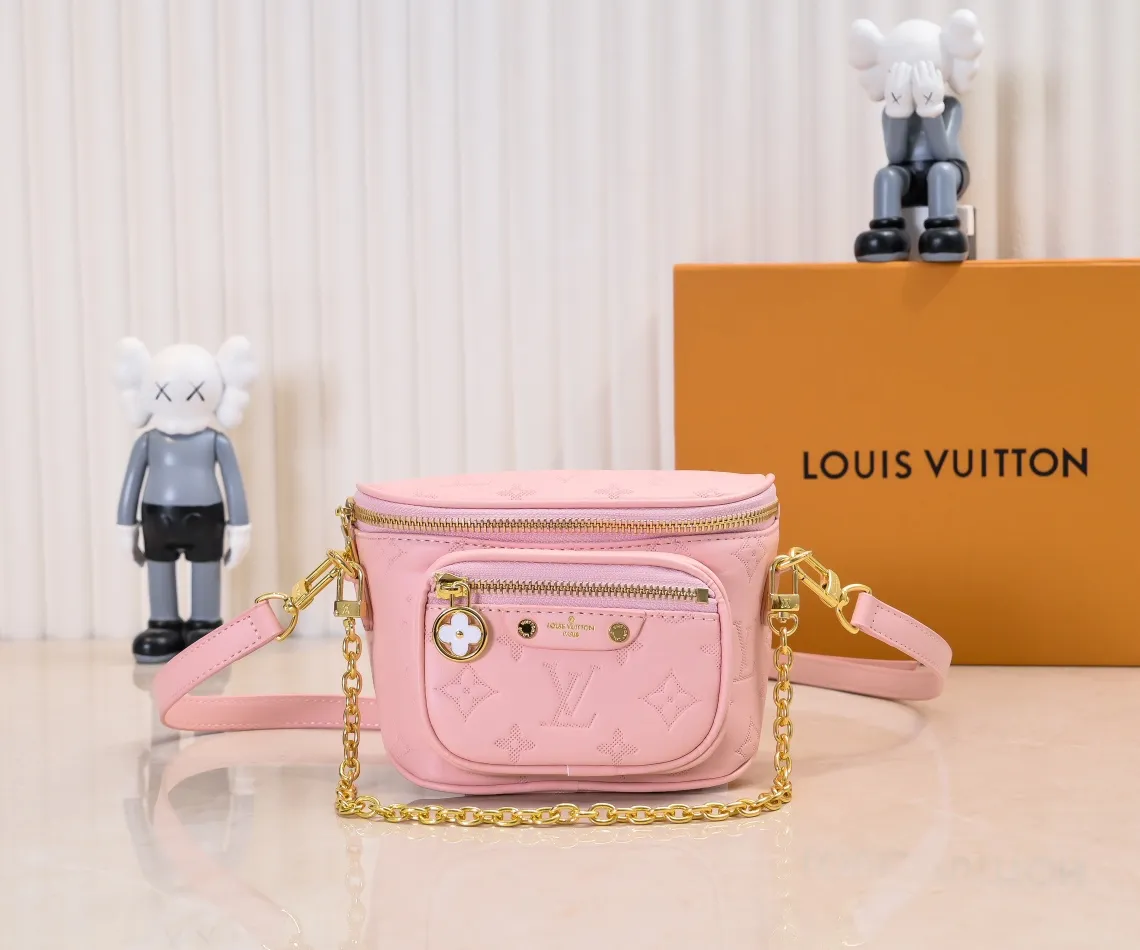 Batch 240💰Upgraded original M46917 M82335 M83275 M82208 M82347 This Mini Bumbag handbag comes from the LV Gradient series, and the Monogram embossing of Monogram Empreinte leather renders gradient midsummer colors. The on-trend construction features a zipped main compartment and a front pocket with a Louis Vuitton leather label. With the detachable chain and detachable and adjustable shoulder strap, it can be worn as a shoulder or cross-body bag. 17.0 x 12.0 x 9.5 cm (L x H x W) • Monogram Empreinte embossed soft-grained cowhide leather • Textile lining • Metal hardware • Zip closure • Zip front pocket • Shoulder strap: removable, adjustable • Half-length strap: 32.0 cm • Half-length strap adjustable to: 44.0 cm • Chain: Removable • Half-length chain: 20.0 cm