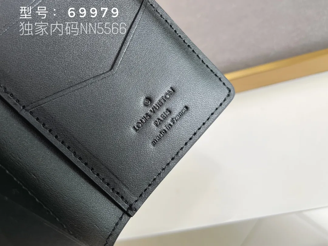 💰110 Top Original 💎Aerogram full leather pebbled pocket clip, can store cards, can be stored in handbags and clothing pockets, metal LV letter mark, highlighting the brand identity, fine workmanship, serial number inside, model: M69979 M63144 black hardware size: 11x8