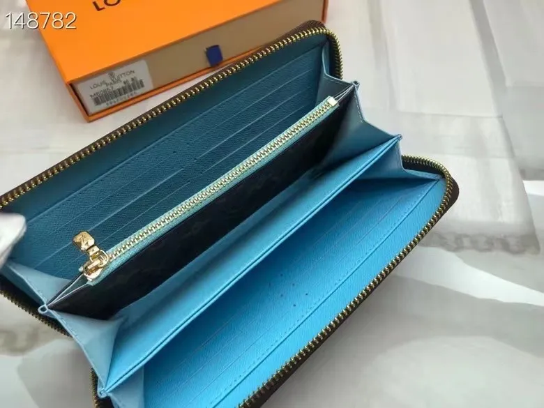 P150💰 M80857M60017 Japan limited wallet "Gibby Wallet", printed with Louis Vuitton's cute mascot "Vivian" illustration on single gram canvas. Brightly colored kites and cute mascots are combined, embellished with tiny single flowers. This is a collectible item that is perfect as a gift for those who love singles. Size: 19x 12.5x 3.0cm, 🎁🎁