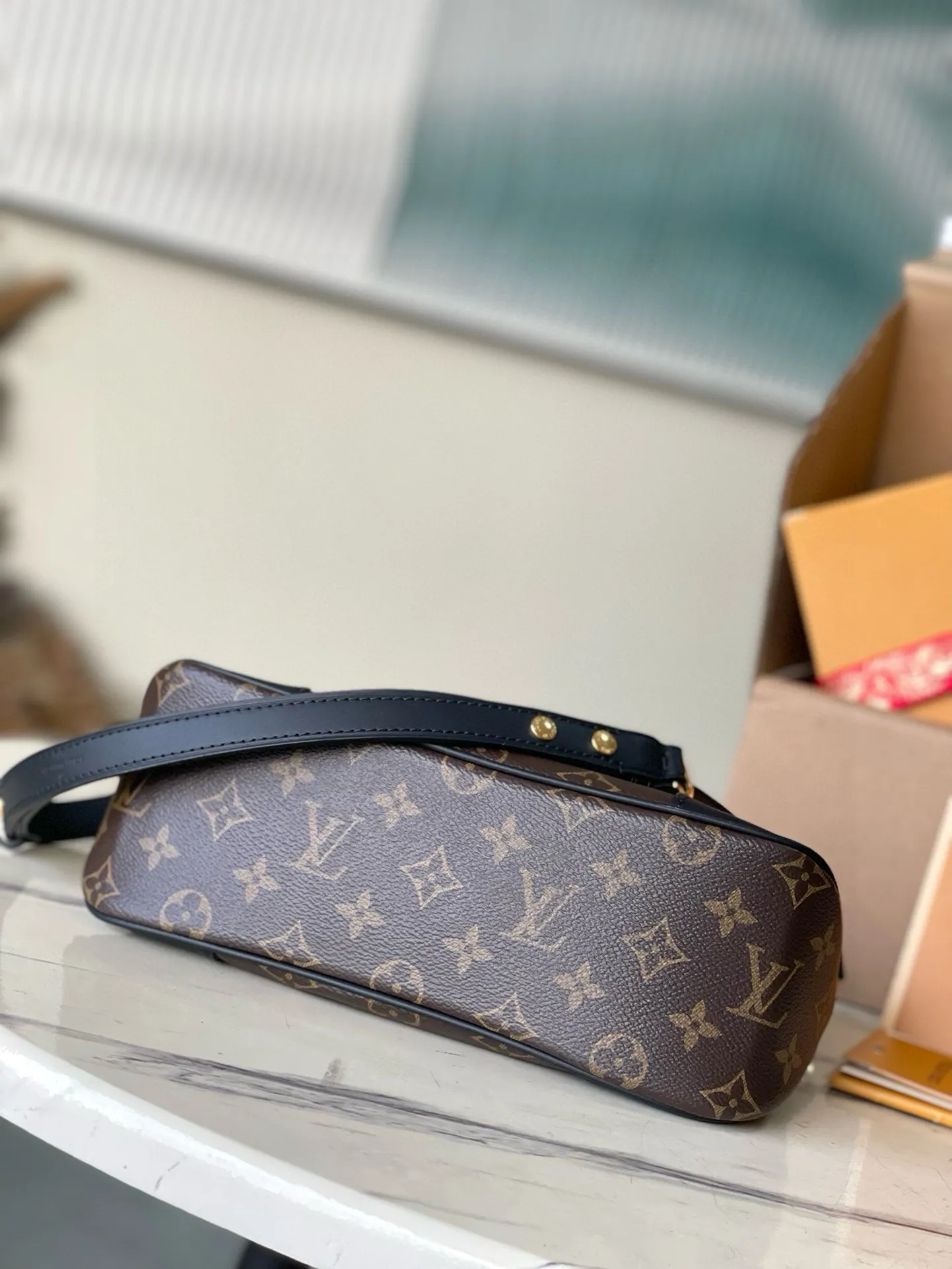 💰800 (steel chain) top original single M45831 presbyopic black BOULOGNE handbag The Boulogne handbag is made of classic Monogram canvas, equipped with double zippers and a spacious inner patch pocket that can accommodate an iPhone 12 Pro mobile phone. The adjustable shoulder strap allows it to be worn cross-body or over the shoulder, and can be removed to transform into a small chain bag or clutch. Dimensions: 29 x 16 x 9.5cm