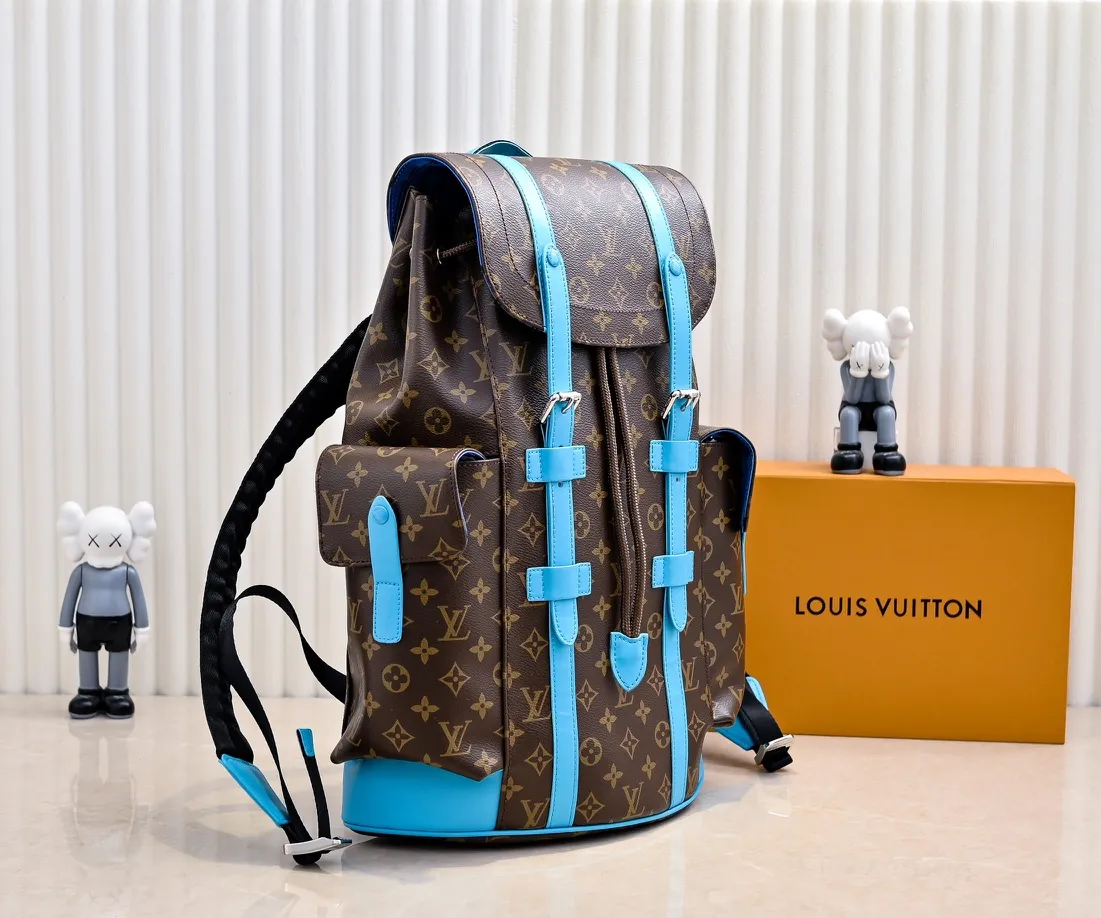 Batch 💰440 Guangzhou goods upgraded original model number M12729 Presbyopia blue M13202 Presbyopia khaki 41379 This Christopher medium backpack is from the LV Colormania series. It is made of Monogram Macassar canvas with bright leather trim, which complements the fabric lining. The side pockets offer roomy storage and drawstrings and snaps provide easy opening and closing. Detailed Features 38 x 44 x 12.5 cm (Length x Height x Width) Monogram Macassar Coated canvas and cow leather Cow leather trim Fabric lining Metal hardware Flap closure Snap and drawstring fastening Side pockets Internal tablet pocket Zippered internal pocket Internal patch pocket Handles: Single handle