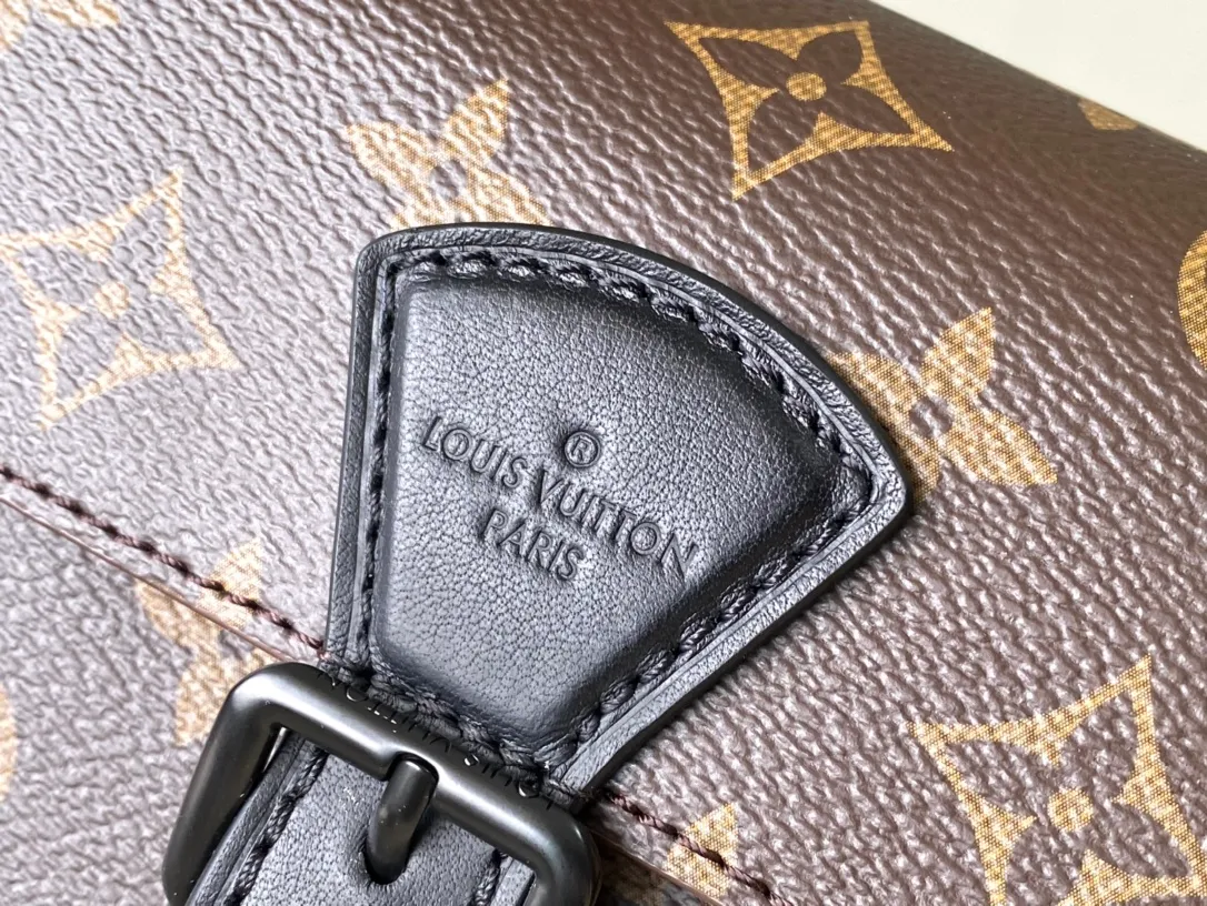 💰900 Top Original Order M83567 Presbyopia This model: The Montsouris jm mini handbag is inspired by the Montsouris handbag in 1994. It is made of Monogram Eclipse canvas to present a slender configuration, and the iconic buckle on the front is equipped with a magnetic buckle. It has multiple interior pockets and compartments, and a detachable and adjustable shoulder strap for easy shoulder or cross-body wear. Dimensions: 22 × 12 × 6 cm