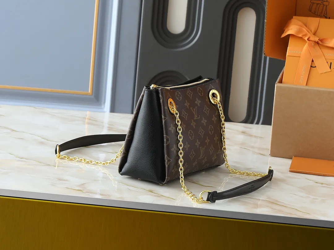 💰260💰Upgraded from the original M43775 M43776 M43777 M43750 This SURENE BB handbag Louis Vuitton's new Surene BB handbag is made of Monogram canvas and grained calfskin, and is equipped with a gold sliding bag chain. Gold metal trim and eye-catching leather trim make it more neat and fashionable. Lightweight, practical, comfortable to carry, easy to match, ideal for fashionable and casual looks. Dimensions: 24.0x 17.0x 11.0 cm