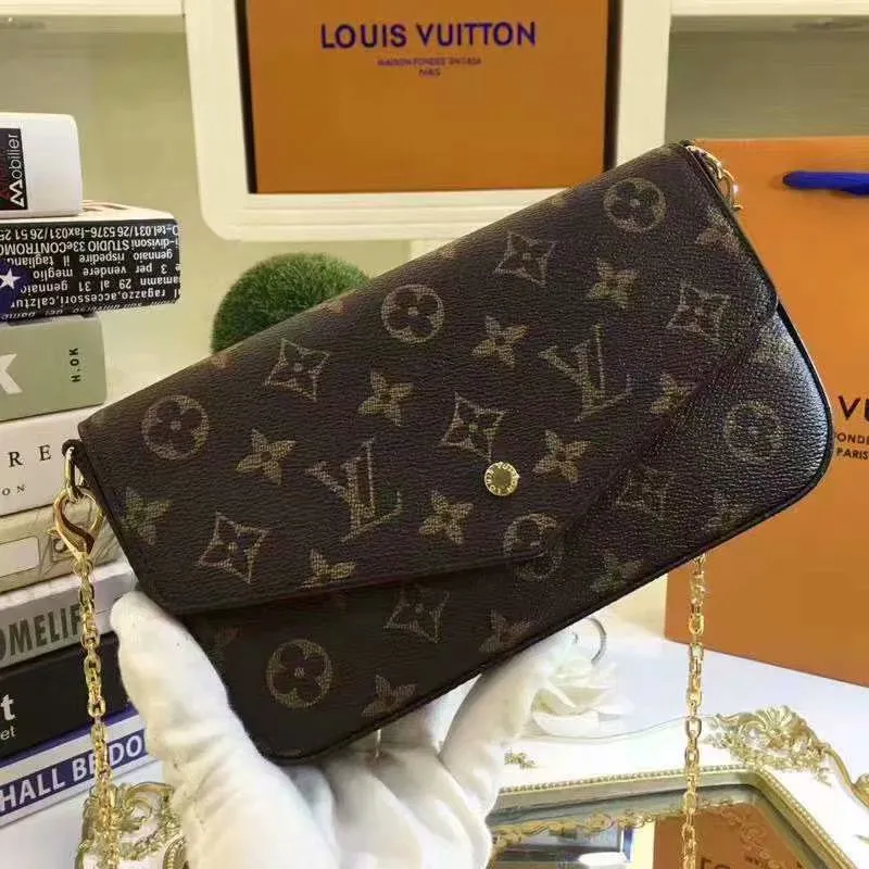 P140 Model: 61276 Size 21/11/2 Introduction: The Louis vuitton Felicie three-piece handbag is elegant and luxurious. It contains two detachable pockets and is a fashionable choice for carrying and organizing your daily necessities. It is more than just a wallet, after removing the gold chain, it can also be used as a charming clutch or small handbag ""