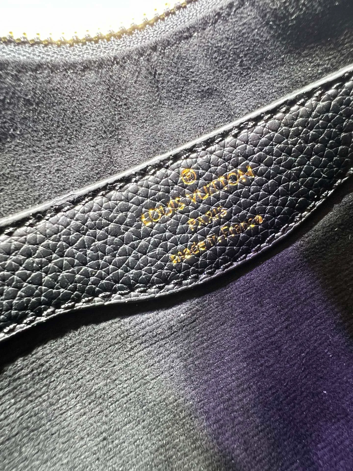 Batch 260💰Upgraded original M13224 M12930 M45832 M45831 Chain bag croissant series KOREA PRE-LAUNCH handbag This season's Boulogne bag uses Monogram Amprent leather material to reinterpret a symbolic design that can be used in multiple ways. Like existing designs made of canvas, various styles of items can be produced. Internal flat pocket that can store large-sized smartphones. A new version with a braided chain woven with gold hardware that creates a high-class and strong atmosphere. 16 x 9.5 x 29 cm.