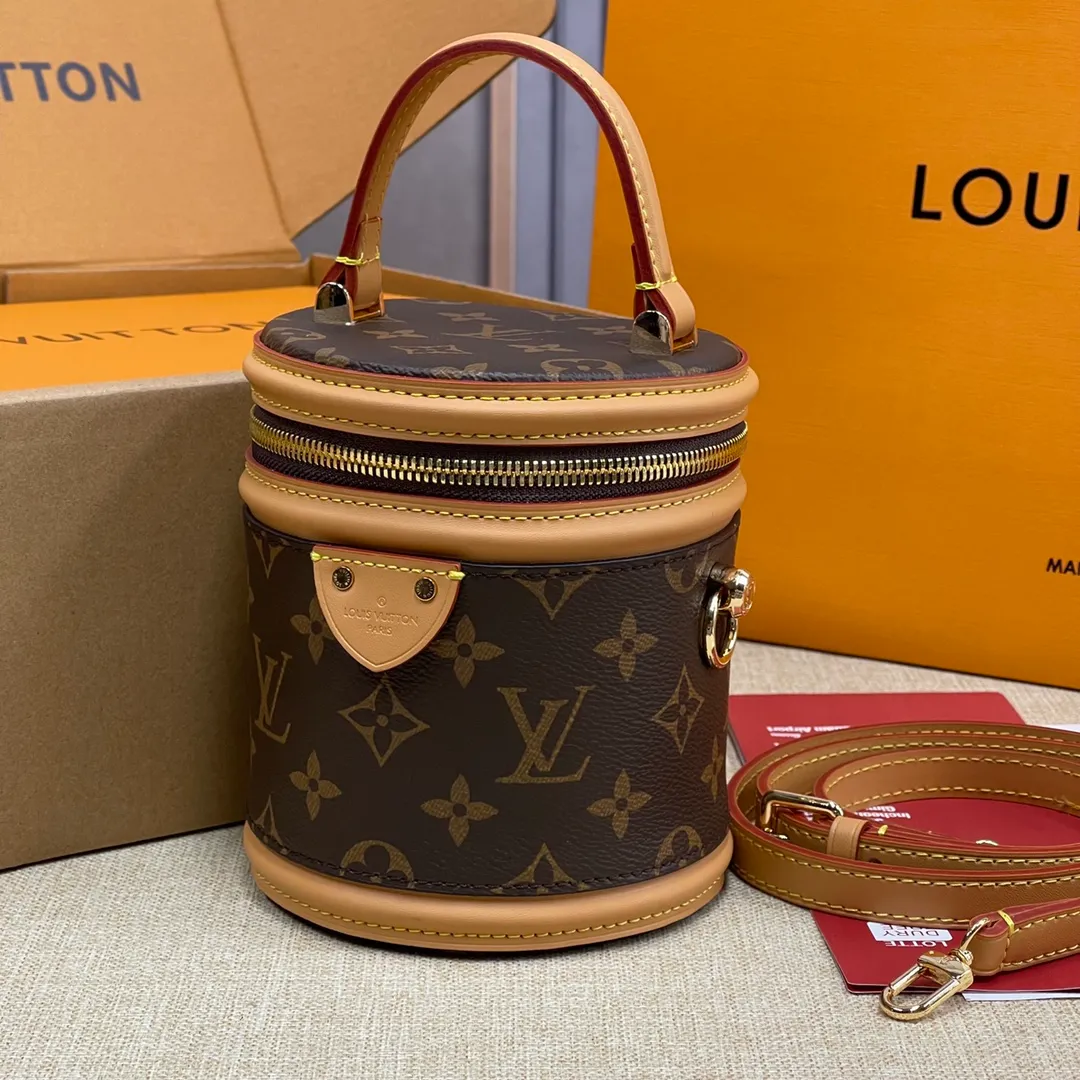[Upgraded version] P500💰Upgraded version LV’s new NanoCannes small fortune bucket M82952 comes with a full set of packaging 💝Madam, it’s so exquisite. The nano-style small bag is full of cuteness and smartness~ The design of the fortune bucket is also very recognizable. Compared with the larger ones, the small size is more delicate when carried on the body. Have you fallen in love with her~ It’s not too cute, the kind that lasts forever. #Iv new nano size 14.5*14*12