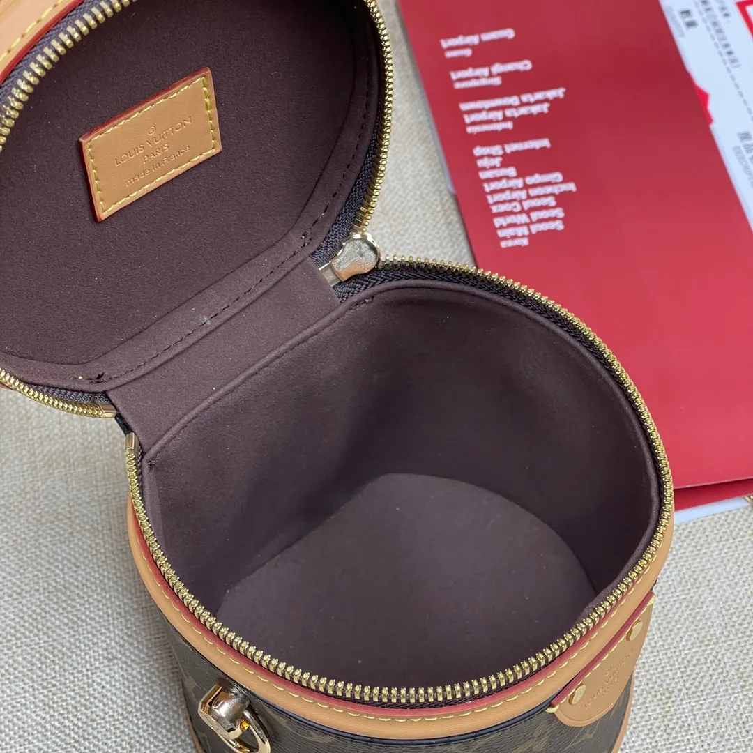[Upgraded version] P500💰Upgraded version LV’s new NanoCannes small fortune bucket M82952 comes with a full set of packaging 💝Madam, it’s so exquisite. The nano-style small bag is full of cuteness and smartness~ The design of the fortune bucket is also very recognizable. Compared with the larger ones, the small size is more delicate when carried on the body. Have you fallen in love with her~ It’s not too cute, the kind that lasts forever. #Iv new nano size 14.5*14*12