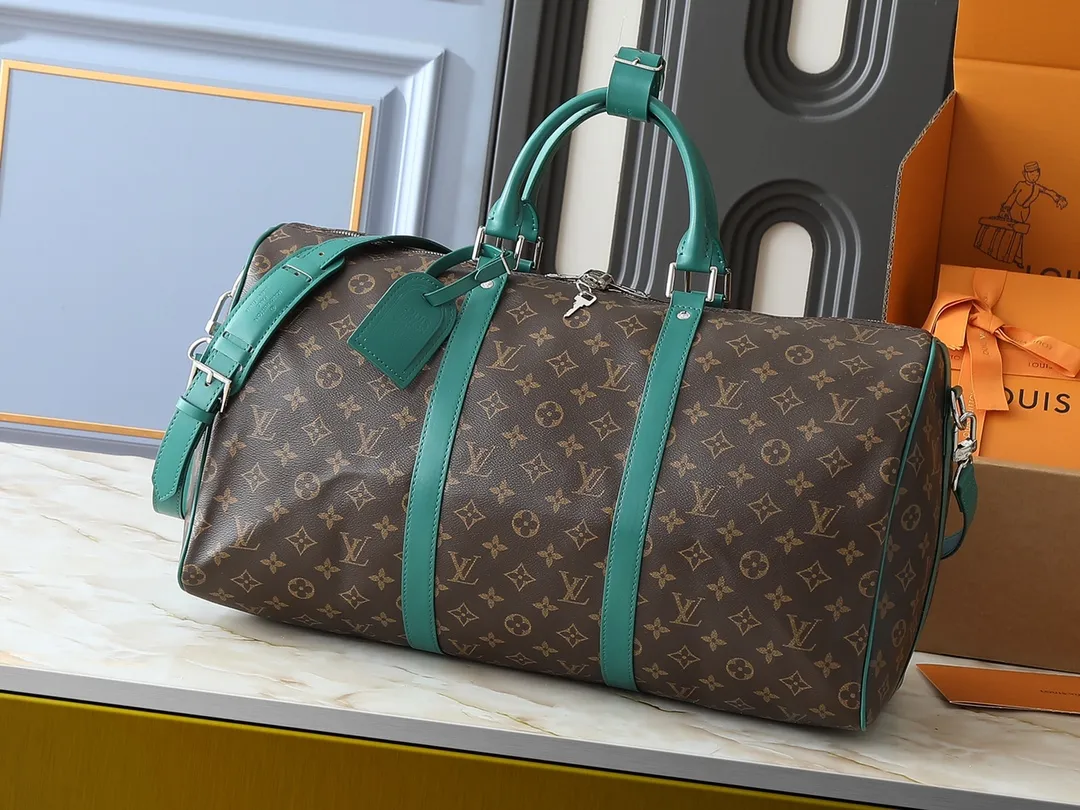 💰320💰Upgraded original M46771 yellow M46775 purple M46772 blue M46769 red M46770 orange M46774 green M46773 rose red This Keepall Bandoulière 50 travel bag is made of Monogram Macassar canvas, which simultaneously renders bright colors for the side straps, nameplate, fabric lining and top leather handle. The size of your carry-on luggage hides plenty of space. 50.0 x 29.0 x 23.0 cm (length x height x width)
