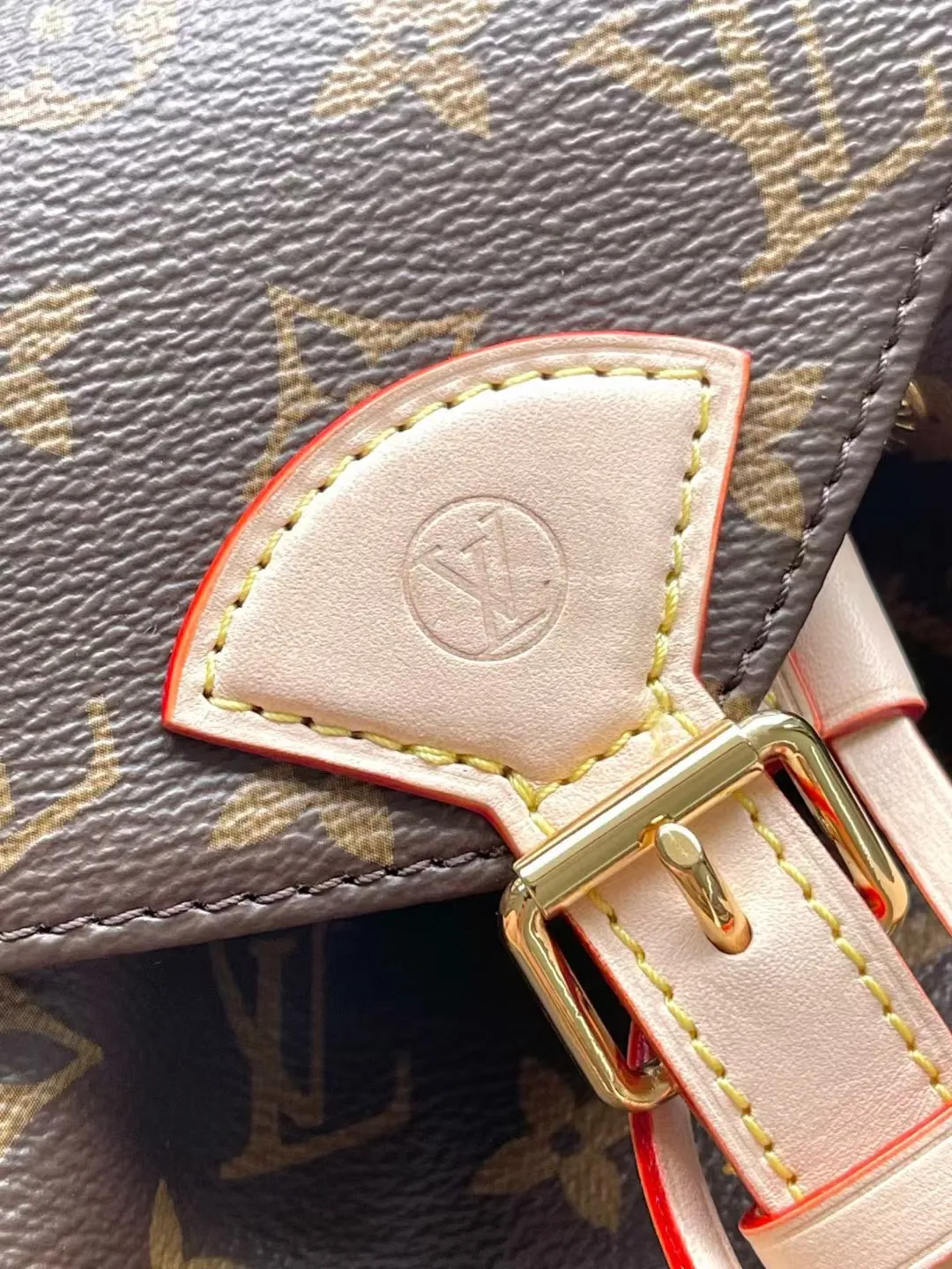 💰1020 Top original order M11198 The Montsouris handbag launched by Nicolas Ghesquiere in 1994. It is decorated with Monogram coated canvas and cow leather to resemble the Montsouris small backpack. The leather handle and adjustable Monogram canvas shoulder strap allow for a variety of carrying options, while the drawstring and magnetic buckle design ensure secure storage. Dimensions: 28 × 30 × 18 cm