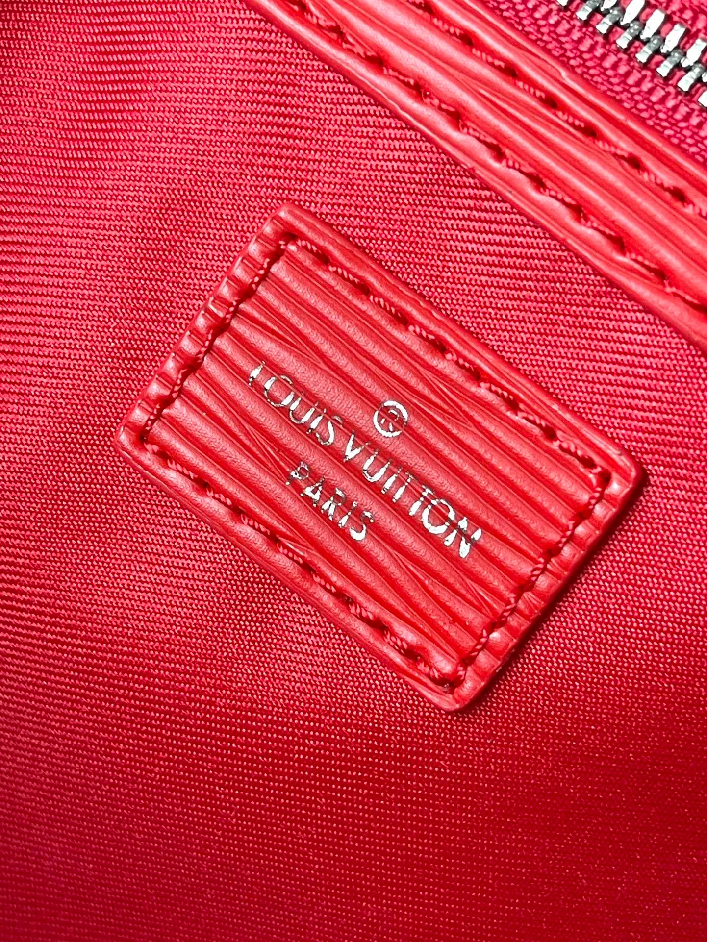 💰1560 (top layer leather) top original order M23721 This Keepall Bandouliere50 handbag is made of the brand's new Epi Dimensions: 50 × 29 × 23 cm