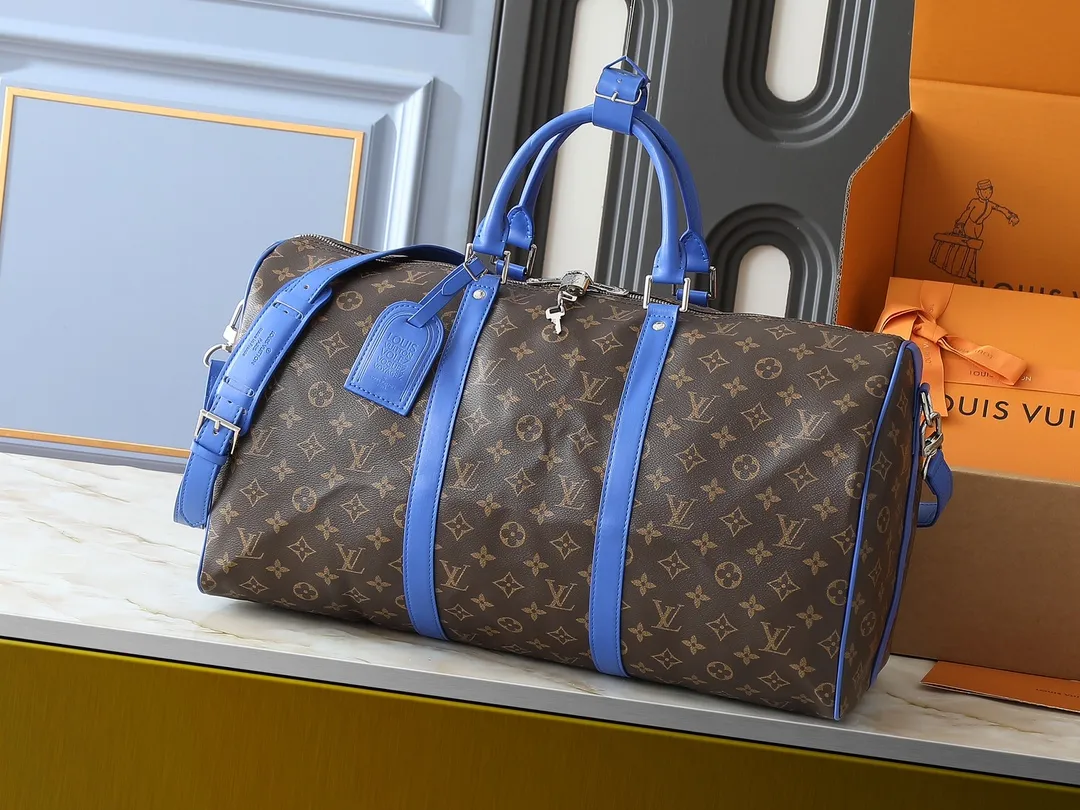 💰320💰Upgraded original M46771 yellow M46775 purple M46772 blue M46769 red M46770 orange M46774 green M46773 rose red This Keepall Bandoulière 50 travel bag is made of Monogram Macassar canvas, which simultaneously renders bright colors for the side straps, nameplate, fabric lining and top leather handle. The size of your carry-on luggage hides plenty of space. 50.0 x 29.0 x 23.0 cm (length x height x width)