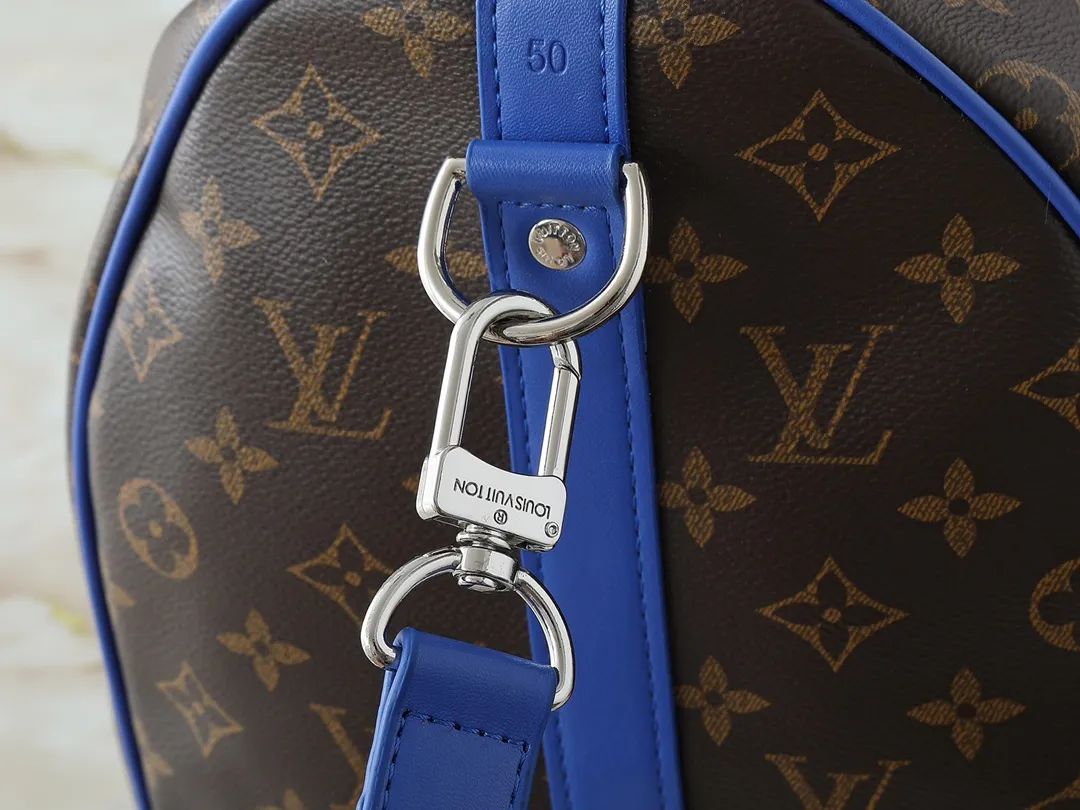 💰320💰Upgraded original M46771 yellow M46775 purple M46772 blue M46769 red M46770 orange M46774 green M46773 rose red This Keepall Bandoulière 50 travel bag is made of Monogram Macassar canvas, which simultaneously renders bright colors for the side straps, nameplate, fabric lining and top leather handle. The size of your carry-on luggage hides plenty of space. 50.0 x 29.0 x 23.0 cm (length x height x width)