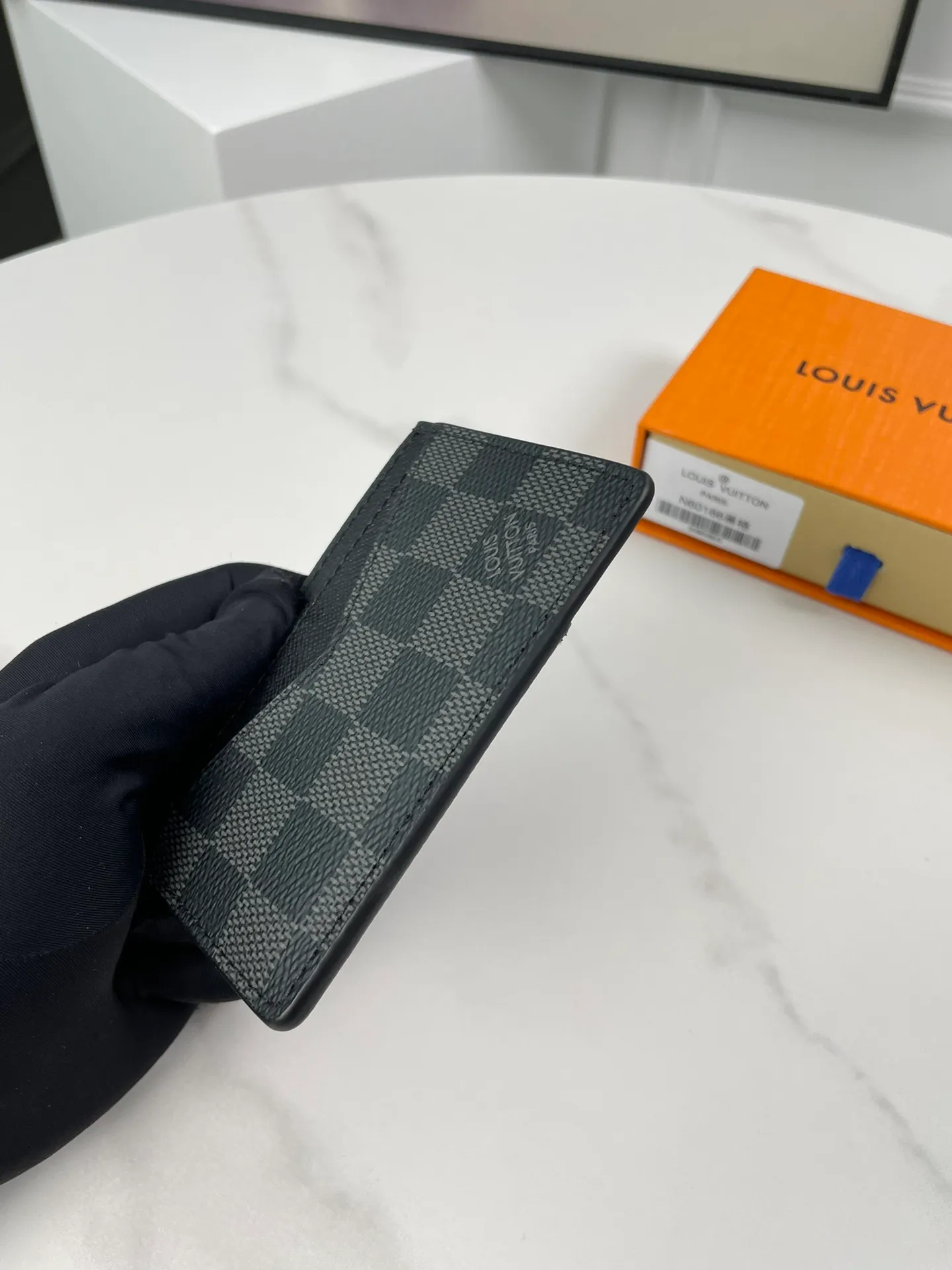 Factory price 180 🇫🇷Overseas original order N62666 black grid exclusive real shot! The Neo card holder in Monogram Macassar canvas is the perfect way to carry important cards. Leather trimmings enhance the classic Louis Vuitton pattern. Size: 11×7cm