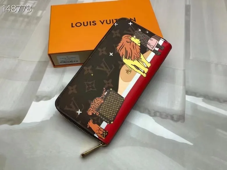 P150💰 M80857M60017 Japan limited wallet "Gibby Wallet", printed with Louis Vuitton's cute mascot "Vivian" illustration on single gram canvas. Brightly colored kites and cute mascots are combined, embellished with tiny single flowers. This is a collectible item that is perfect as a gift for those who love singles. Size: 19x 12.5x 3.0cm, 🎁🎁