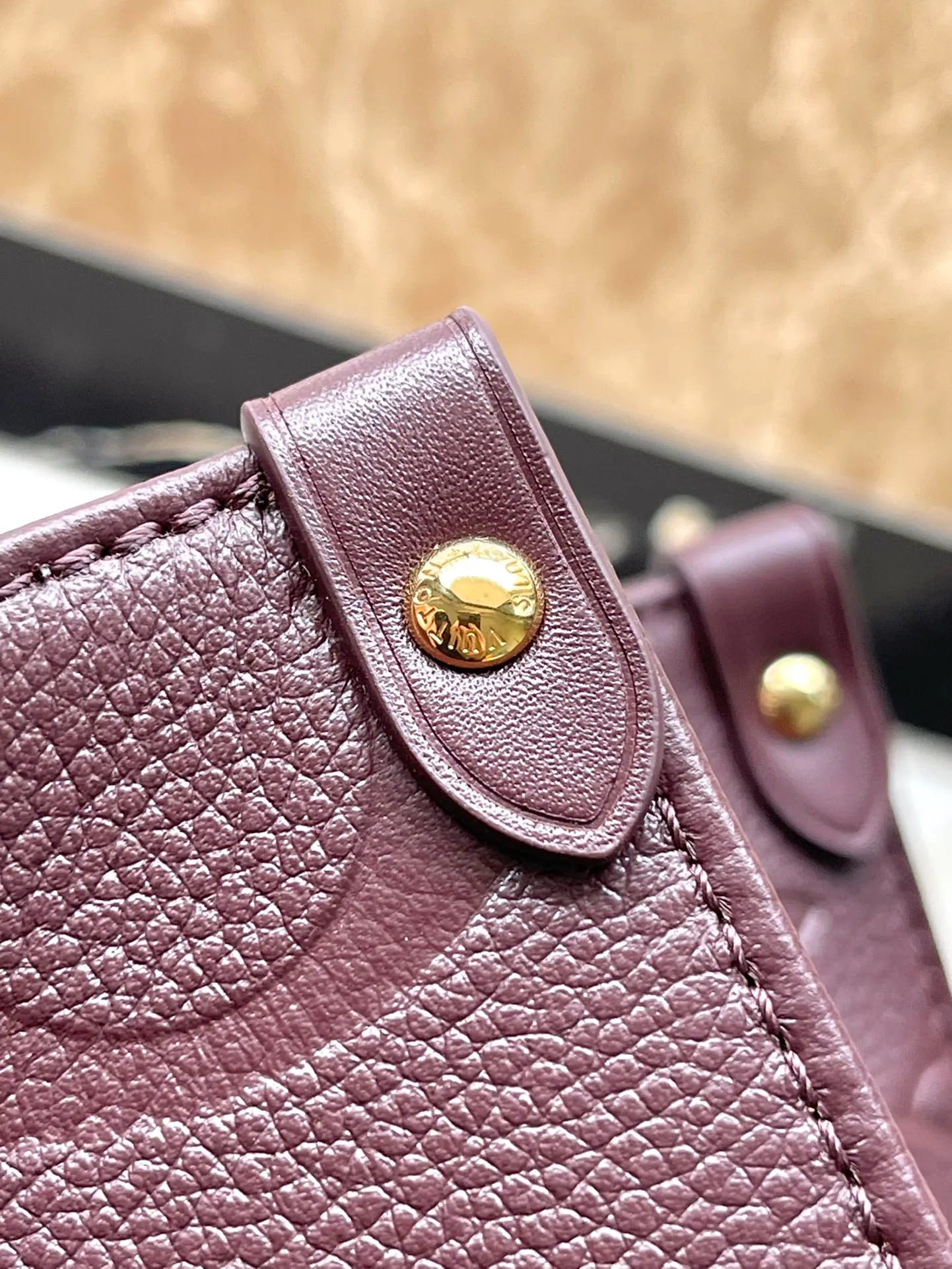 💰1140 (top layer leather) top original order M46601 supports counter inspection. The photo of duty-free goods is consistent with the product without unpacking. This product is an exclusive duty-free product in the market and is the highest-end product. Inspection is supported. This product has passed strict inspection and is flawless. Please wear gloves when touching the product. This product is not returnable or exchangeable. Please confirm the product first and then remove the label on the handle. This product is temporarily not open to the public, only regular customers, and is in short supply. Dimensions: 35 x 27 x 14 cm