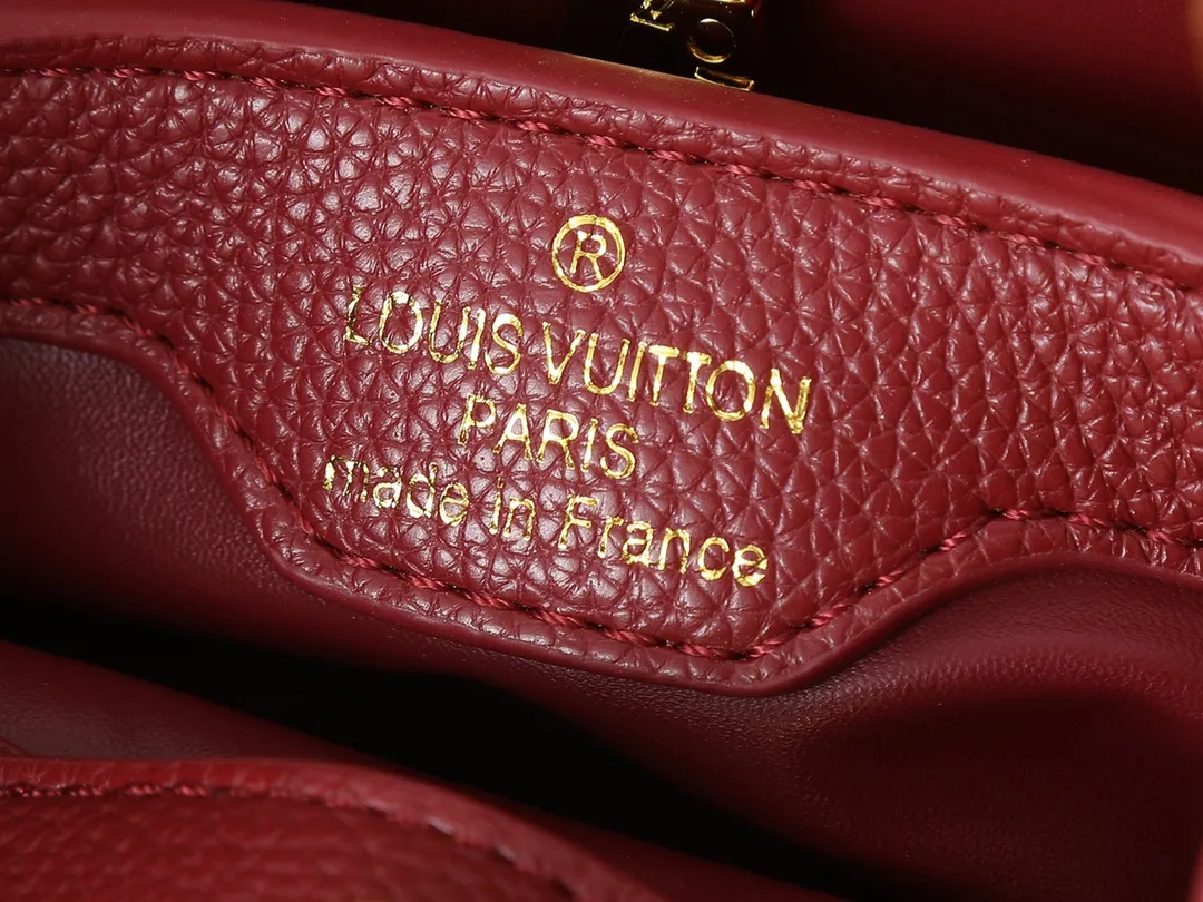 💰420💰Guangzhou product Upgraded from the original M24583 M24584 M24585 Gold and diamond corolla This Capucines Flower Crown handbag is made of full-grain Taurillon leather and is embellished with Monogram flowers. Each flower is shaped by exquisite crystal diamonds. The LV logo and flowers echo each other, giving this soft handbag a jewel-like luster. Use the detachable shoulder strap cleverly to switch between shoulder and crossbody. Dimensions: 27.0 x 17.3 x 9.0 cm