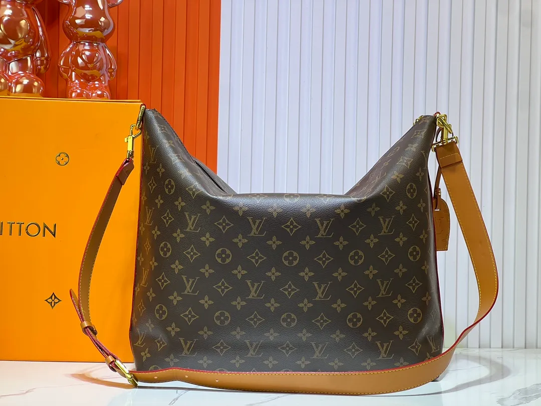 Batch 300💰LV METIS handbag M14018 M13986 Smart, intelligent and meticulously crafted, Métis made of Monogram canvas fulfills its promise with its own attitude. With its emphasis on lines and silhouettes, the Métis handbag combines the versatility required of a modern handbag with the elegance and charm of Louis Vuitton's heritage. Two detachable shoulder straps, can be used to carry, carry or carry on the shoulder. Size 48x36x12cm,