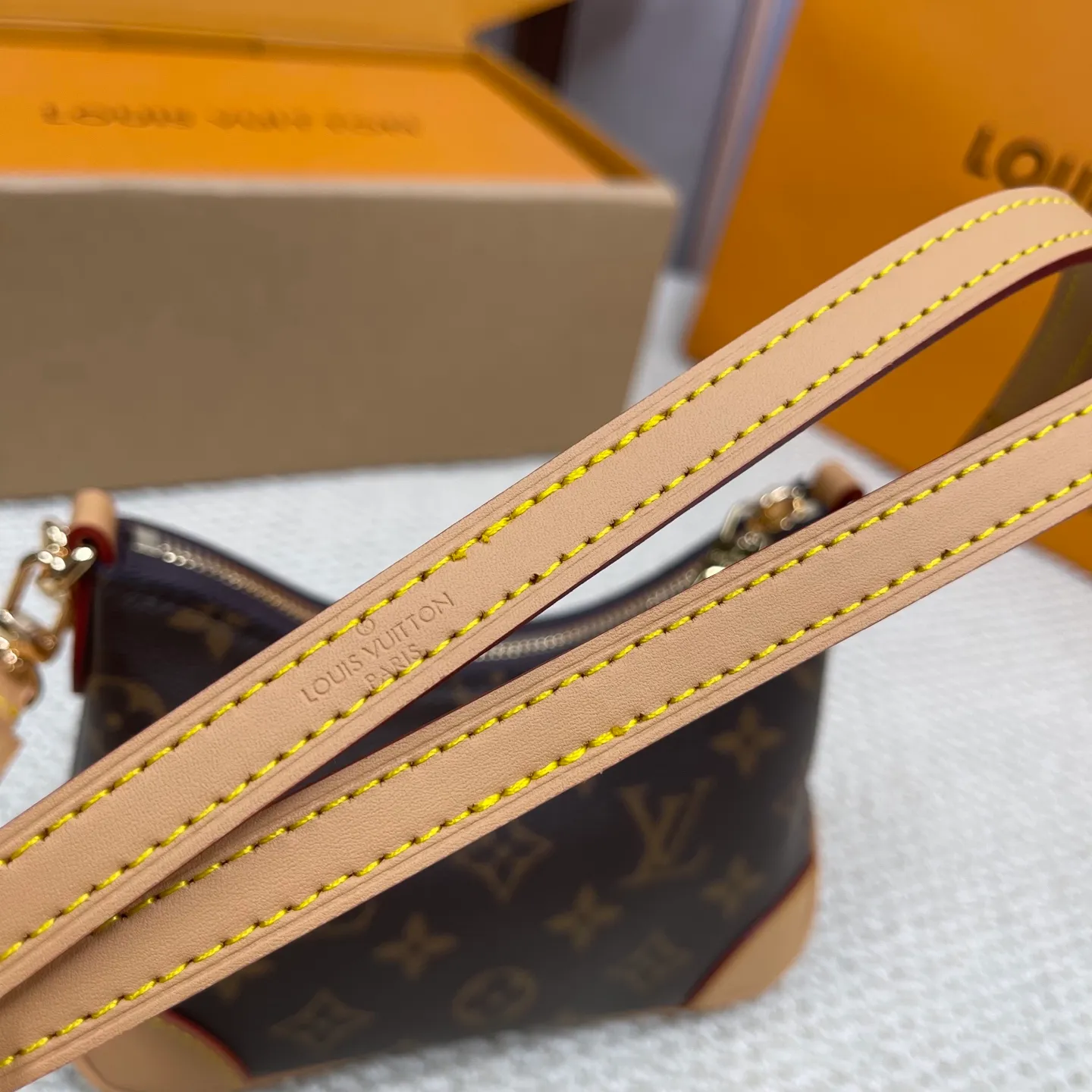 [Upgraded version] P480💰Upgraded version ·High quality·Steel version·With complete packaging💖New horns·BBM45800❣️Boulogne handbag is made of classic Monogram canvas, equipped with double zippers and a spacious inner patch pocket that can accommodate iPhone 12 Pro mobile phone. The shoulder strap allows for long or short shoulder and cross-body wear options, and can be removed to transform into a small chain bag or clutch. 19*14*7.5