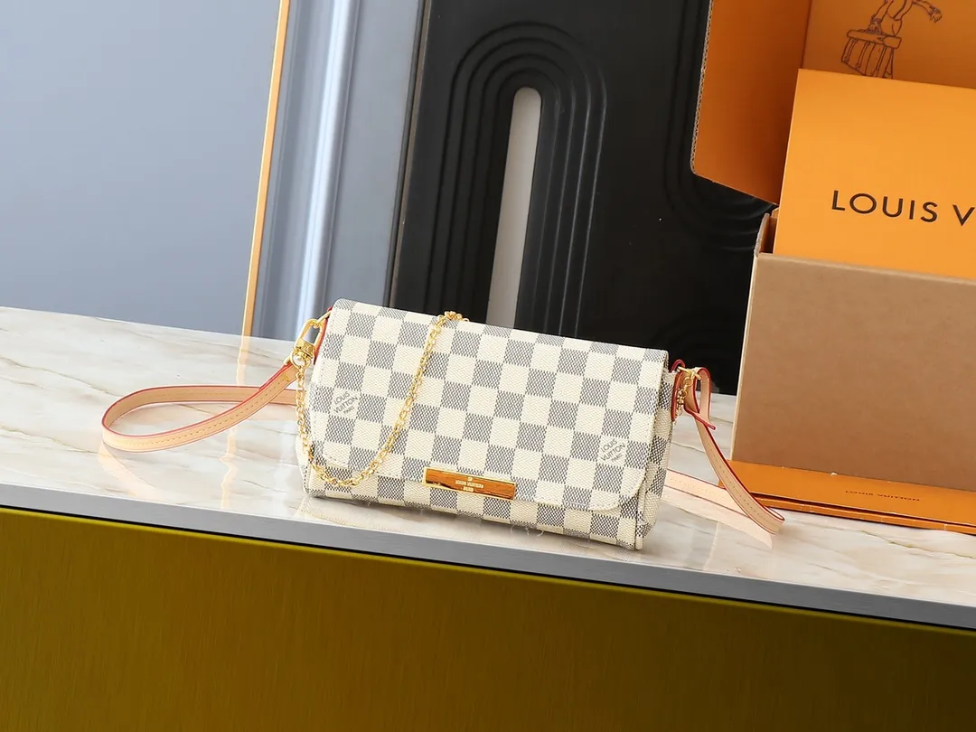 💰160💰Upgraded original M40717 presbyopic N41277 white check N41276 brown check This is a small and lightweight handbag made of Monogram canvas. It is a classic style that you can carry on any occasion. The magnet adsorption buckle is more convenient to use. Dimensions: 24.0 x 14.0 x 5.0 cm (length x height x width)