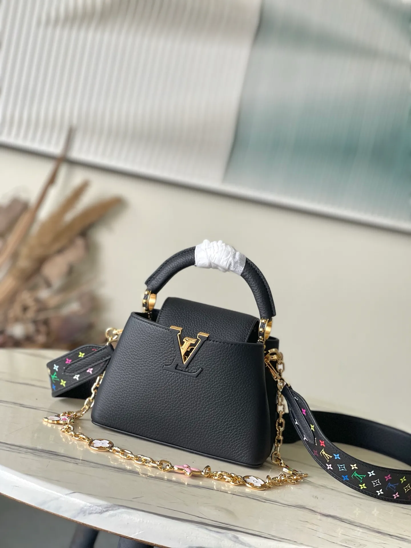 💰2340 "Special Original Leather" M13878 Mini Black with Tricolor Reinterpretation of this season's signature in the X Murakami series showing lightness and charm, displaying Haus's iconic Capuchin handbag, Torion leather material, symbolic initials, detachable chain strap decorated with Monogram flowers, golden hardware such as a cheerful panda character reflected in the super flat style unique to Japanese artist Takashi Murakami Multi-color Monogram pattern with vibrant dots added to the strap and lining Size: 21 * 13.6 * 8 CM