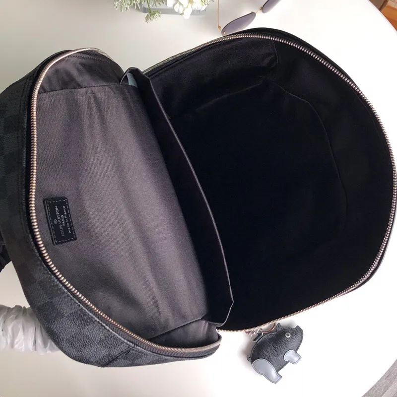 💰1100 top-quality original actual photos ⭕️⭕️ 🌱N58024 This Michael backpack is made of Damier Graphite canvas, lightweight, stylish and comfortable. It can hold a laptop, books and other necessities for both work and leisure. 26 x 45 x 17 cm (Length x Height x Width) - Damier Graphite canvas - Carry-on dimensions - Two exterior zippered pockets - Computer compartment with thermocompressed foam padding - Mobile phone pocket - Double zipper closure for security and convenience - With D-ring for keys