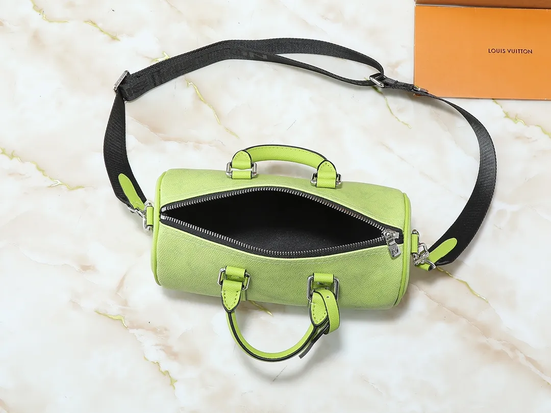 💰240💰Upgraded original version M14078 lime green M13935 gradient rainbow, black and white three colors N40770 brown pattern M15428 old flower M46271 black flower M20900 M46249 This handbag condenses the classic silhouette of the Keepall travel bag and is made of Monogram embossed Taurillon leather. The compact structure is suitable for storing small items such as mobile phones and wallets. With its clever use of leather handles and detachable shoulder strap, it's easy to carry with you in trendy style. Detailed features Dimensions: 25✘15✘11 cm
