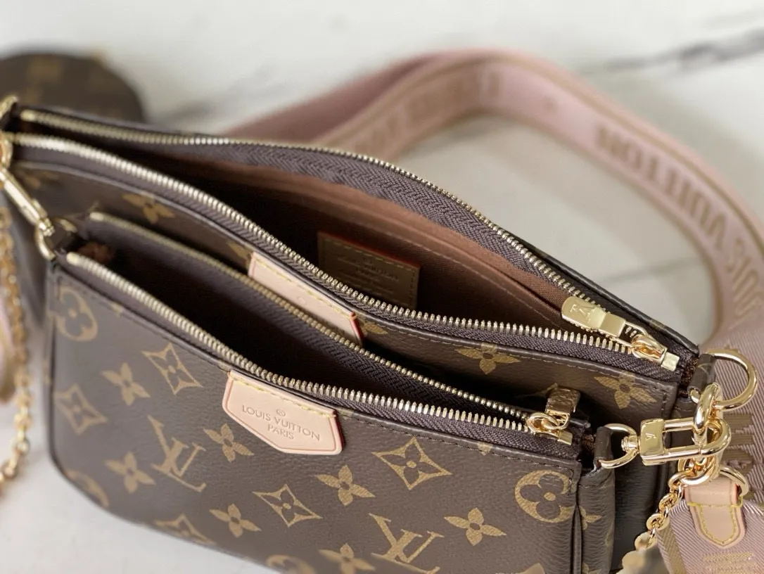 💰560 Top Original M44840 Pink Multi Pochette Accessoires handbag combines Pochette Accessoires clutch, Mini Pochette Accessoires clutch and round coin purse. It is made of Monogram canvas to create a clever design of multiple pockets and compartments, and is decorated with mini Monogram patterns on both sides. The removable chain and adjustable jacquard shoulder strap allow for a variety of carrying options. Dimensions: 24 x 13.5 x 4 cm