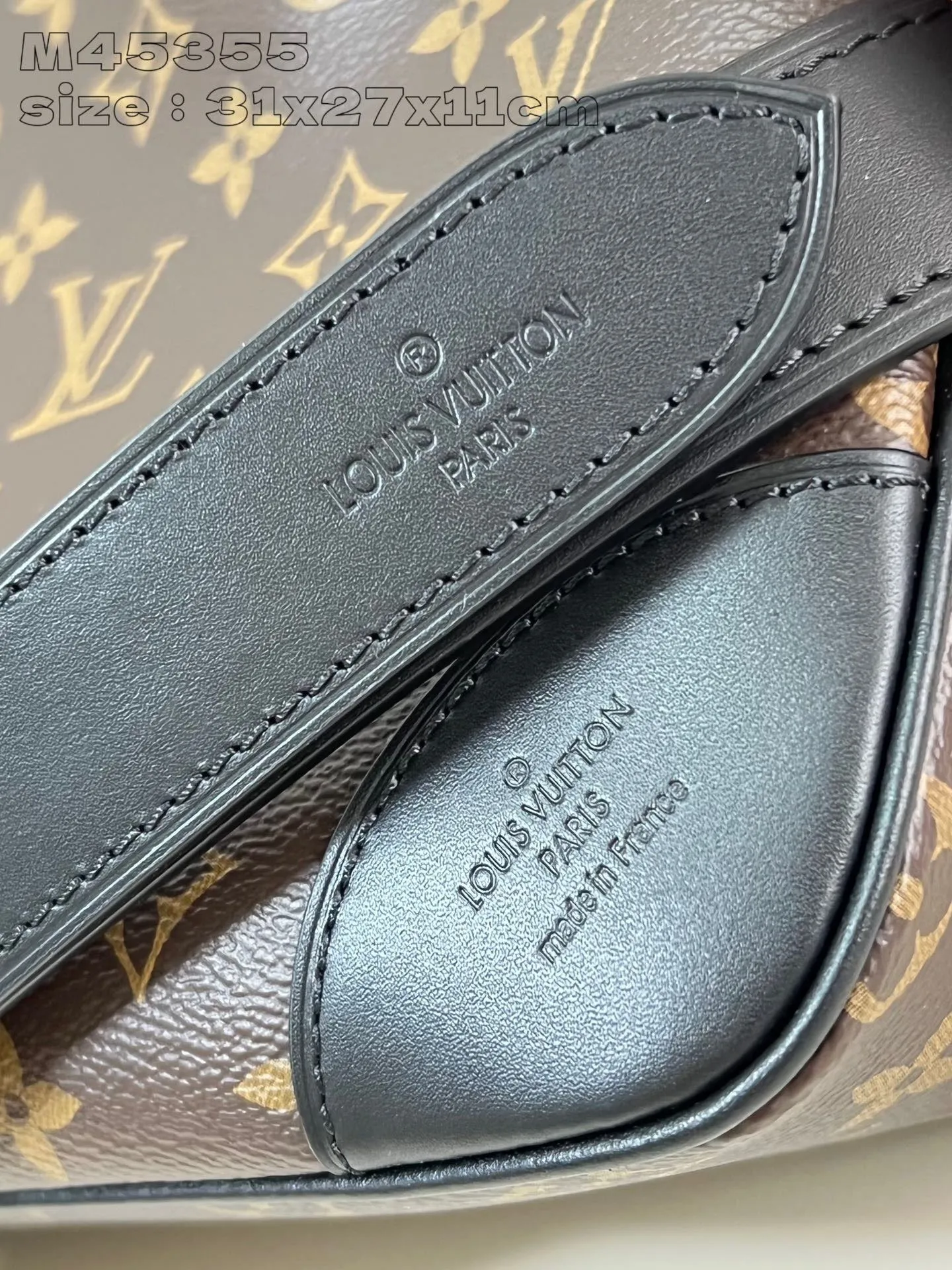 💰860 Top Original [Exclusive Real Shot M45355 Black] Louis Vuitton launches the new Odeon small handbag in the autumn and winter of 2020, integrating elegant style and practical function. Monogram canvas is complemented by a zipper design to create ample interior space, and the leather nameplate and reinforced leather corners continue the brand heritage. Adjustable leather strap allows for comfortable shoulder or cross-body wear. 31x27x11cm