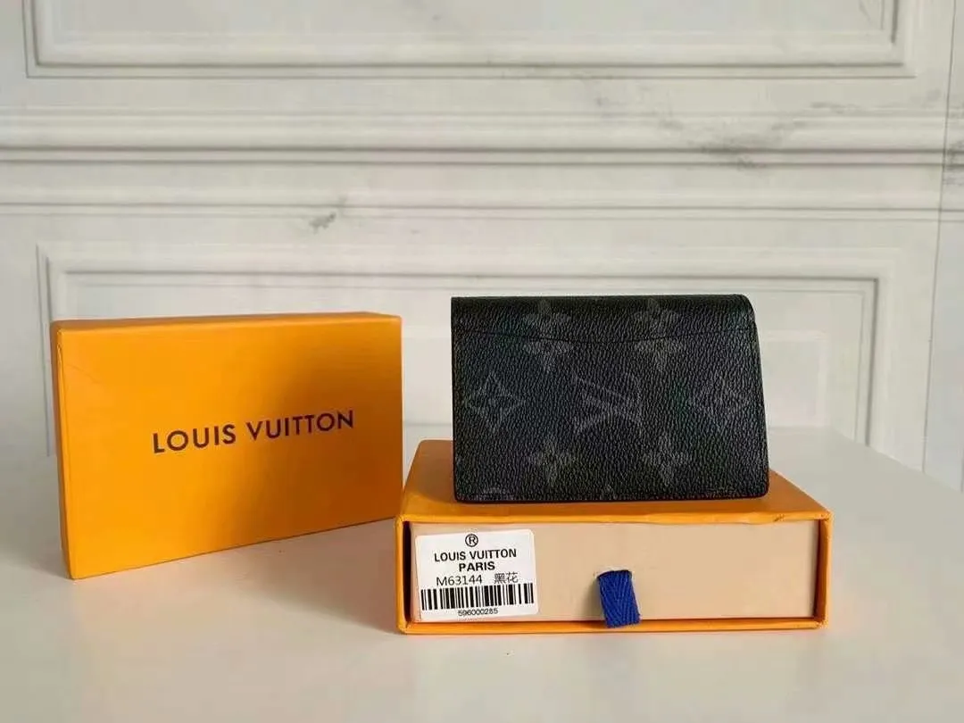 P90 Small Card Holder Louis Vuitton's pocket leather wallet has seven compartments, which can hold credit cards, bus cards, business cards, and even city maps. Damier canvas, leather-bound - two credit card compartments - four inner compartments - one outer compartment. Model M63144 Size 7X11.