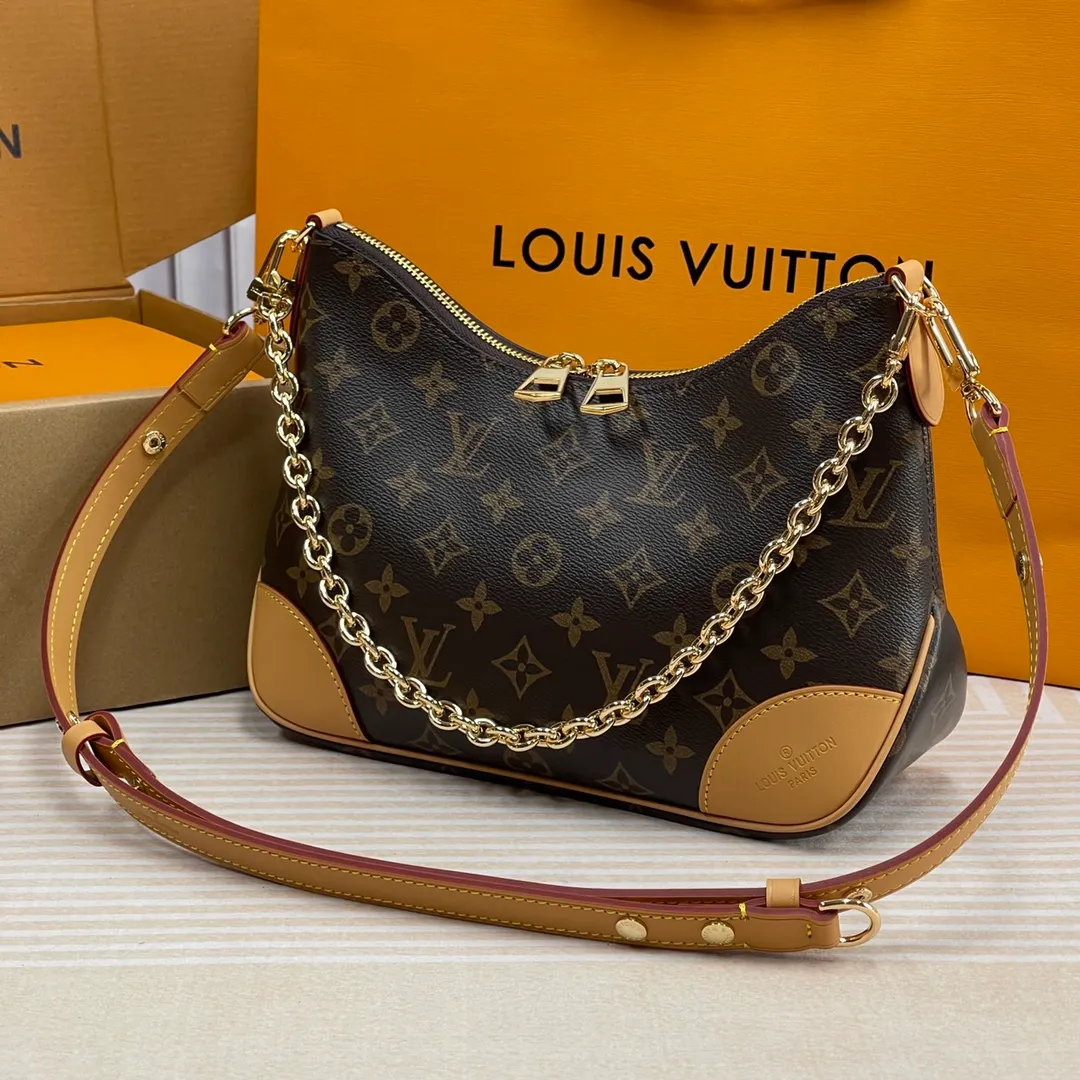 [Upgraded version] P560🐶Upgraded version, high quality, semi-steel hardware ❣️M45832/Changing leather🐶With complete packaging❣️BOULOGNE handbag The Boulogne handbag is made of classic Monogram canvas, equipped with double zippers and a spacious inner patch pocket that can accommodate an iPhone 12 Pro mobile phone. The adjustable shoulder strap allows it to be worn cross-body or over the shoulder, and can be removed to transform into a small chain bag or clutch. Dimensions: 29 x 16 x 9.5 cm