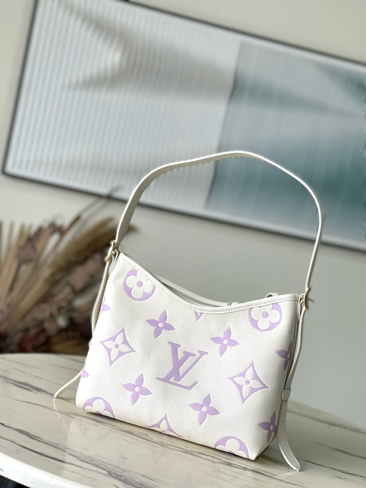 💰1300 (top-grain leather) top-quality original order M46288 purple silk screen printing details CarryAll small handbag is made of Monogram Empreinte embossed leather, with a generous configuration and a neat inner layer, and a large inner bag adds functional elements. Comes with a Monogram embossed zipper clutch secured by a leather strap. A personal companion for urban life. Dimensions 29 x 24 x 12 cm (length x height x width)