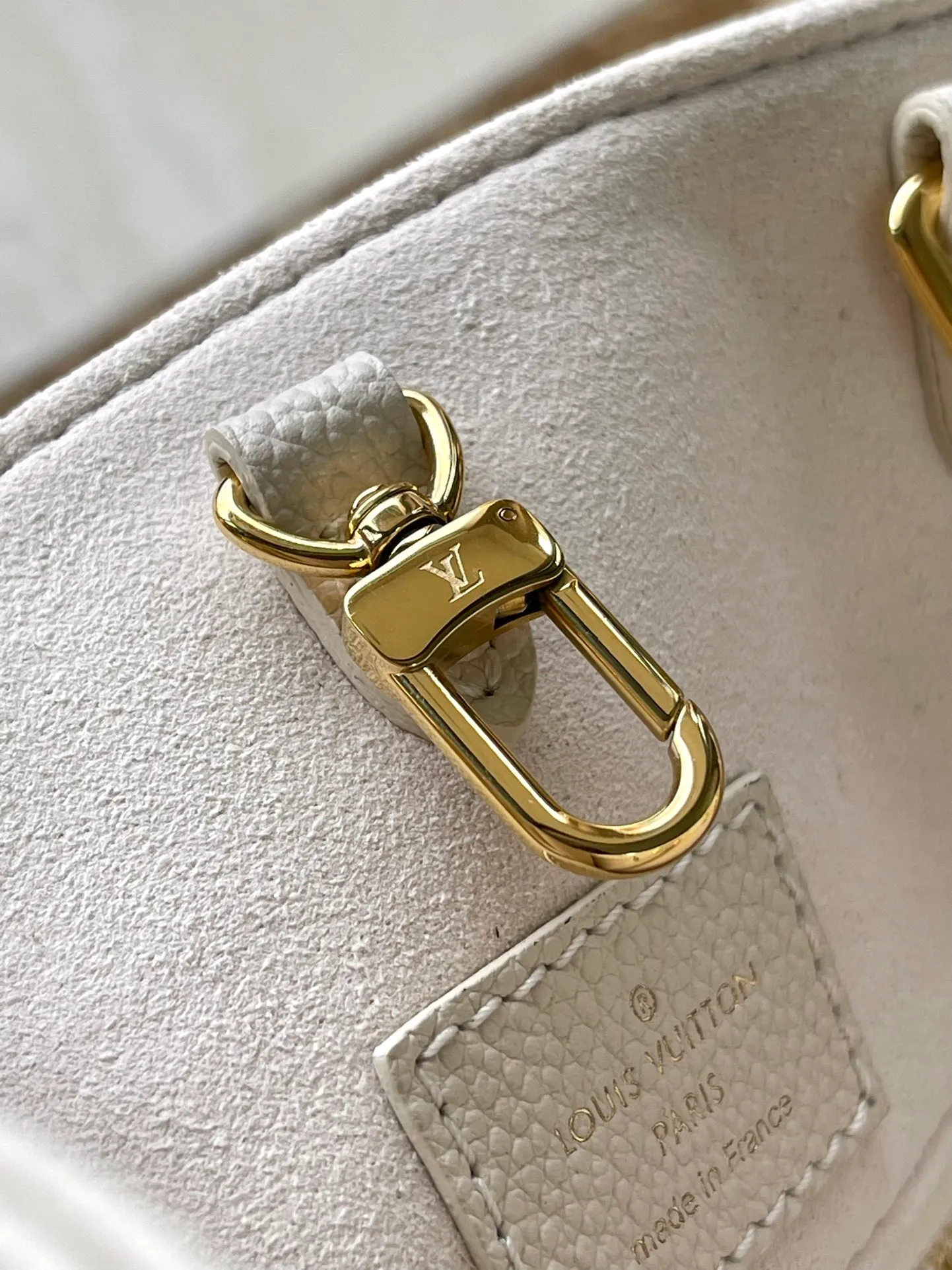 💰1120 (top layer leather) top original order M21575. Support counter inspection. Photos taken of duty-free goods are consistent with the product without unpacking. This product is an exclusive duty-free product in the market and is the highest-end product. Inspection is supported. This product has passed strict inspection and is flawless. Please wear gloves when touching the product. This product is not returnable or exchangeable. Please confirm the product first and then remove the label on the handle. This product is temporarily not open to the public, only regular customers, and is in short supply. Dimensions: 35 x 27 x 14 cm